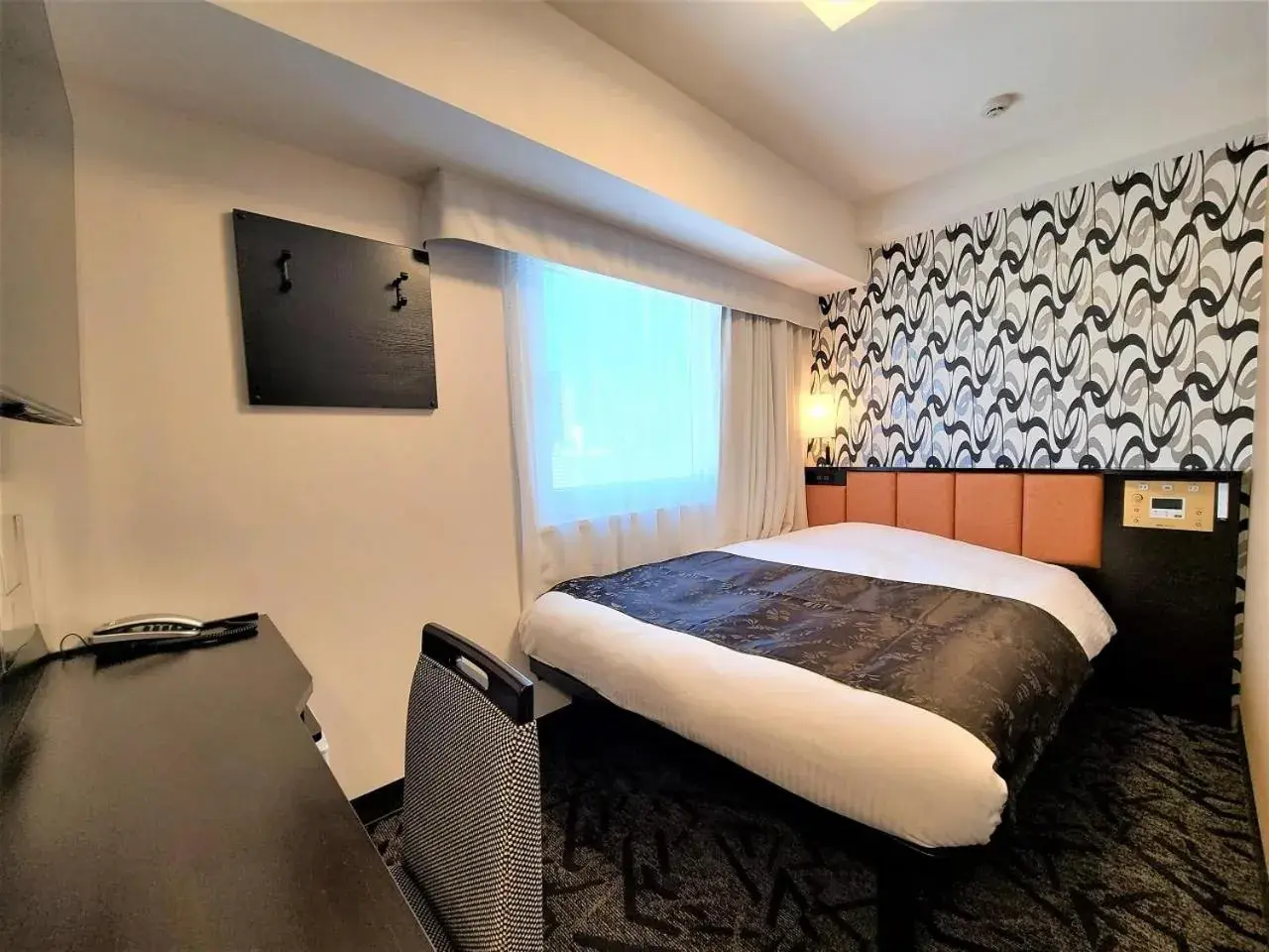 Photo of the whole room, Bed in APA Hotel Nihombashi Bakuroyokoyama Ekimae
