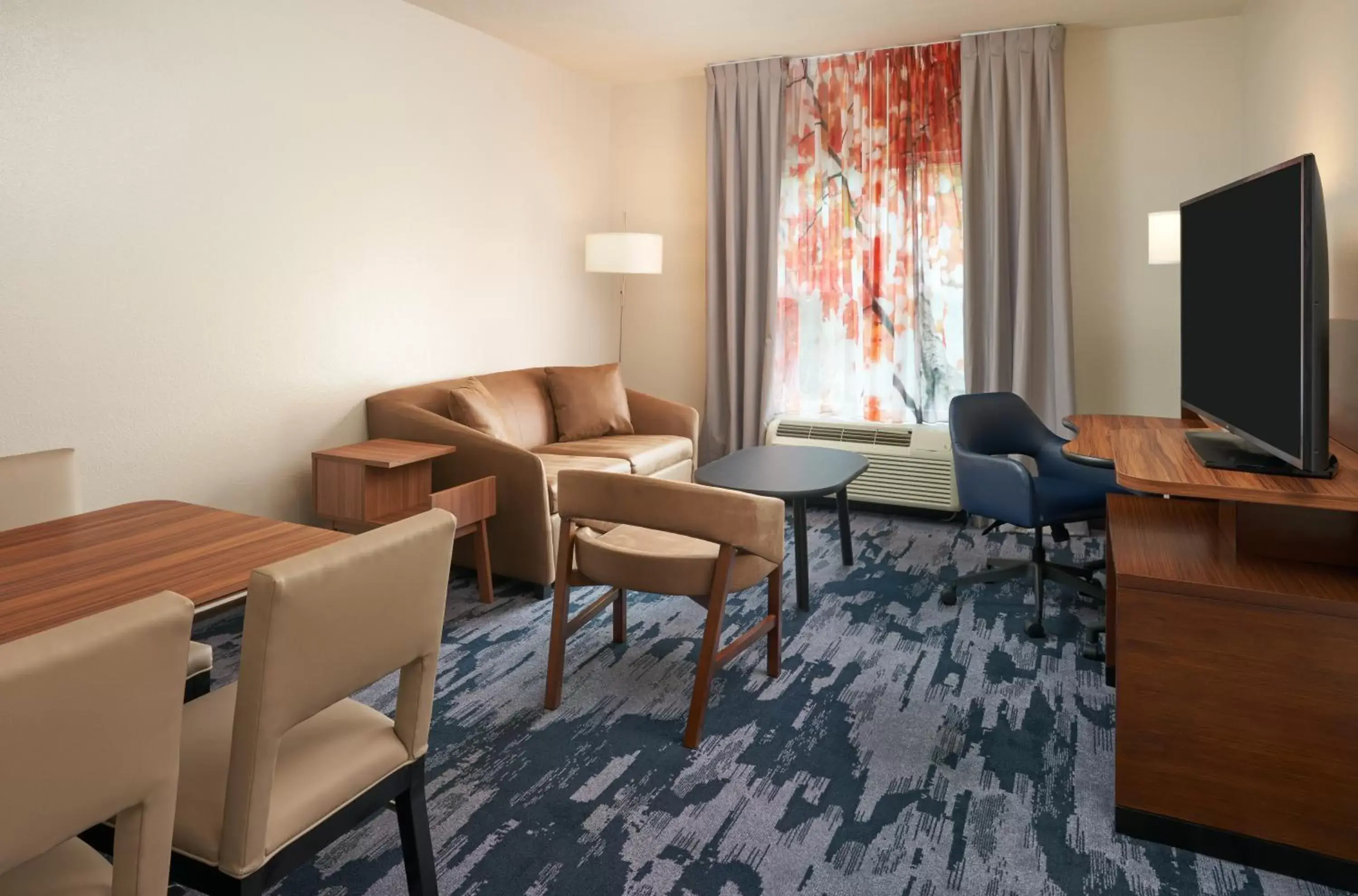 Seating Area in Fairfield Inn & Suites by Marriott Orlando International Drive/Convention Center