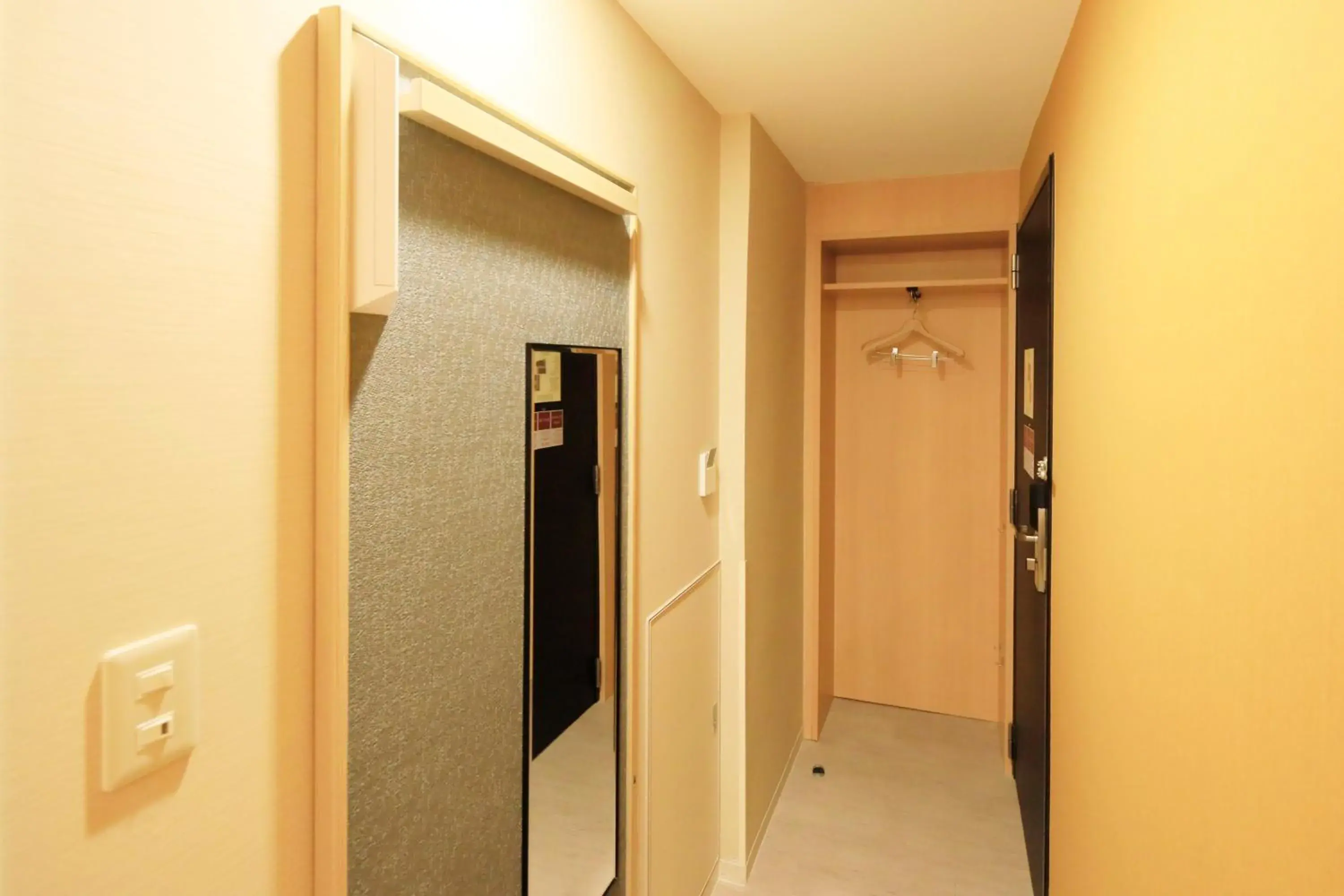 wardrobe in Hotel Nihonbashi Saibo