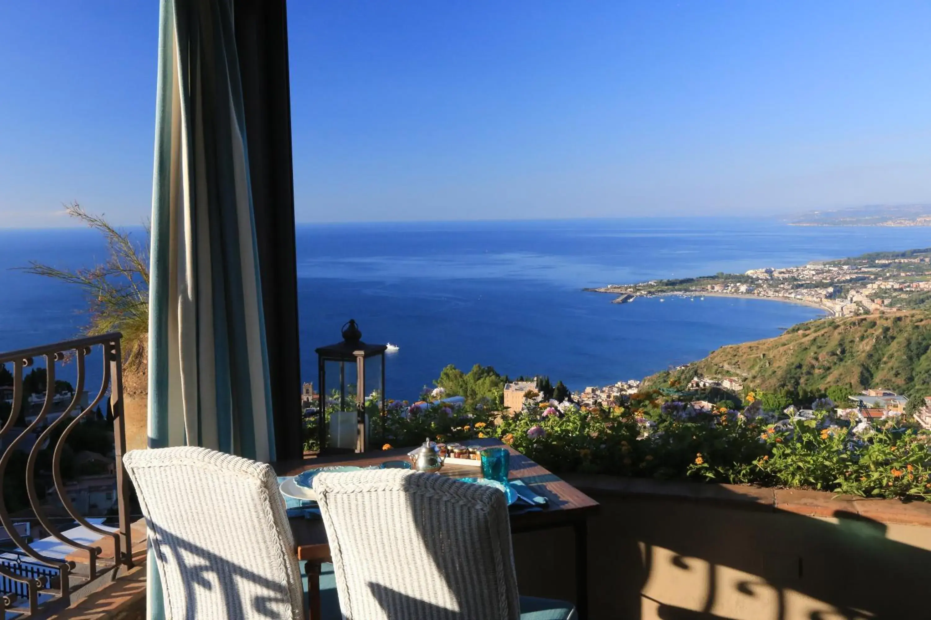 Balcony/Terrace, Sea View in Hotel Villa Ducale