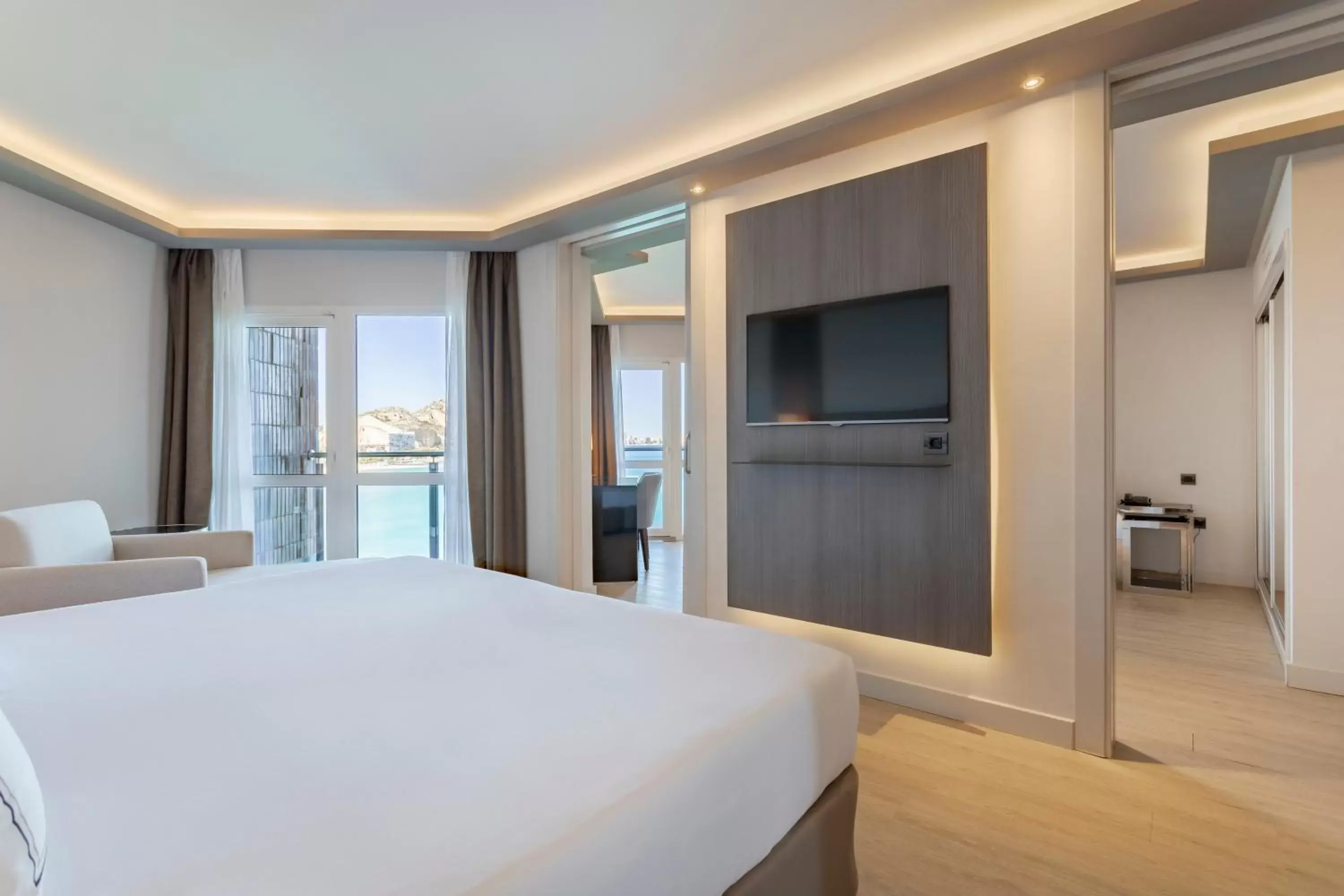 Bed in Melia Alicante