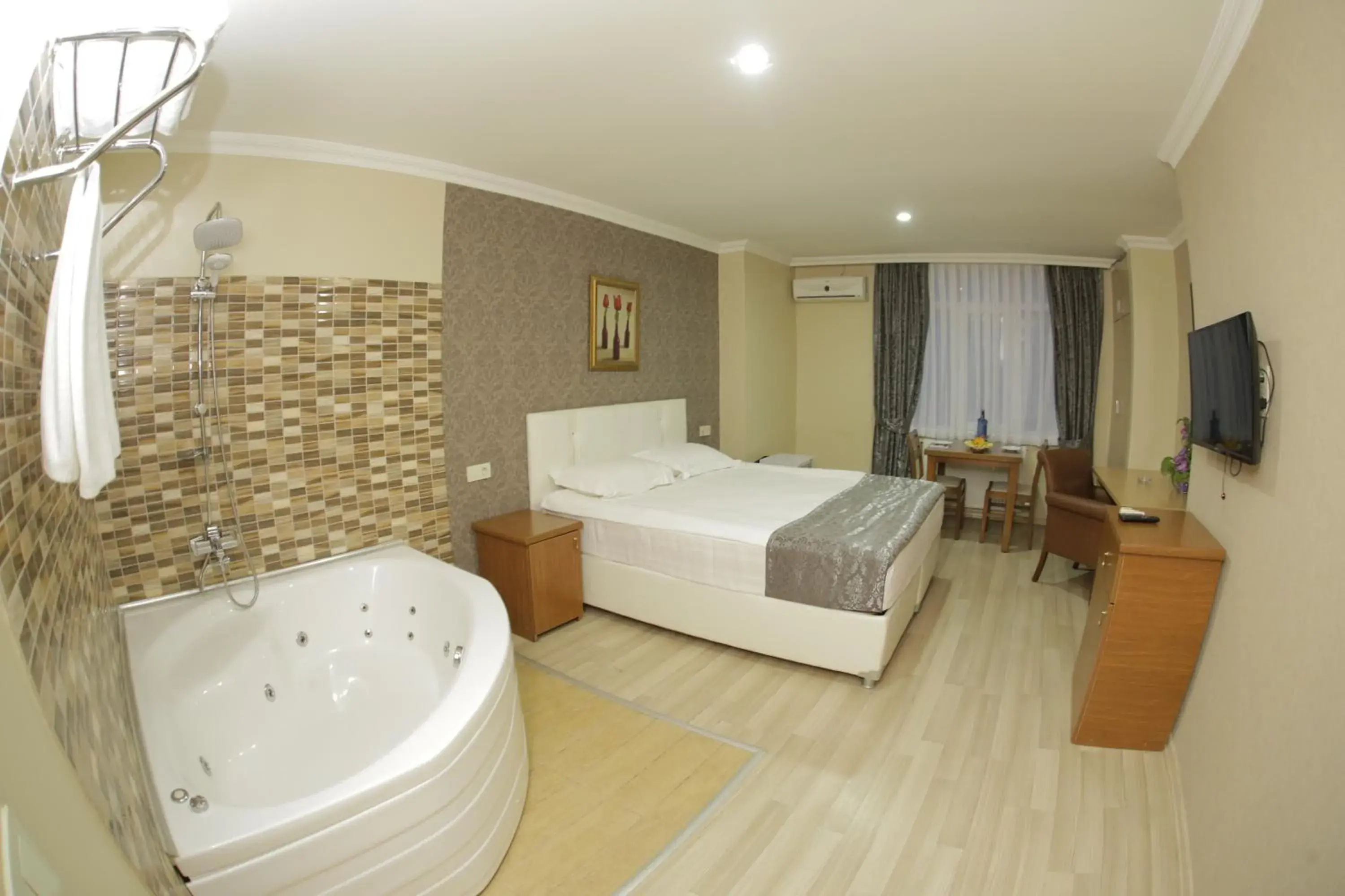 Suite with Hot Tub - single occupancy in Sahil Hotel Pendik