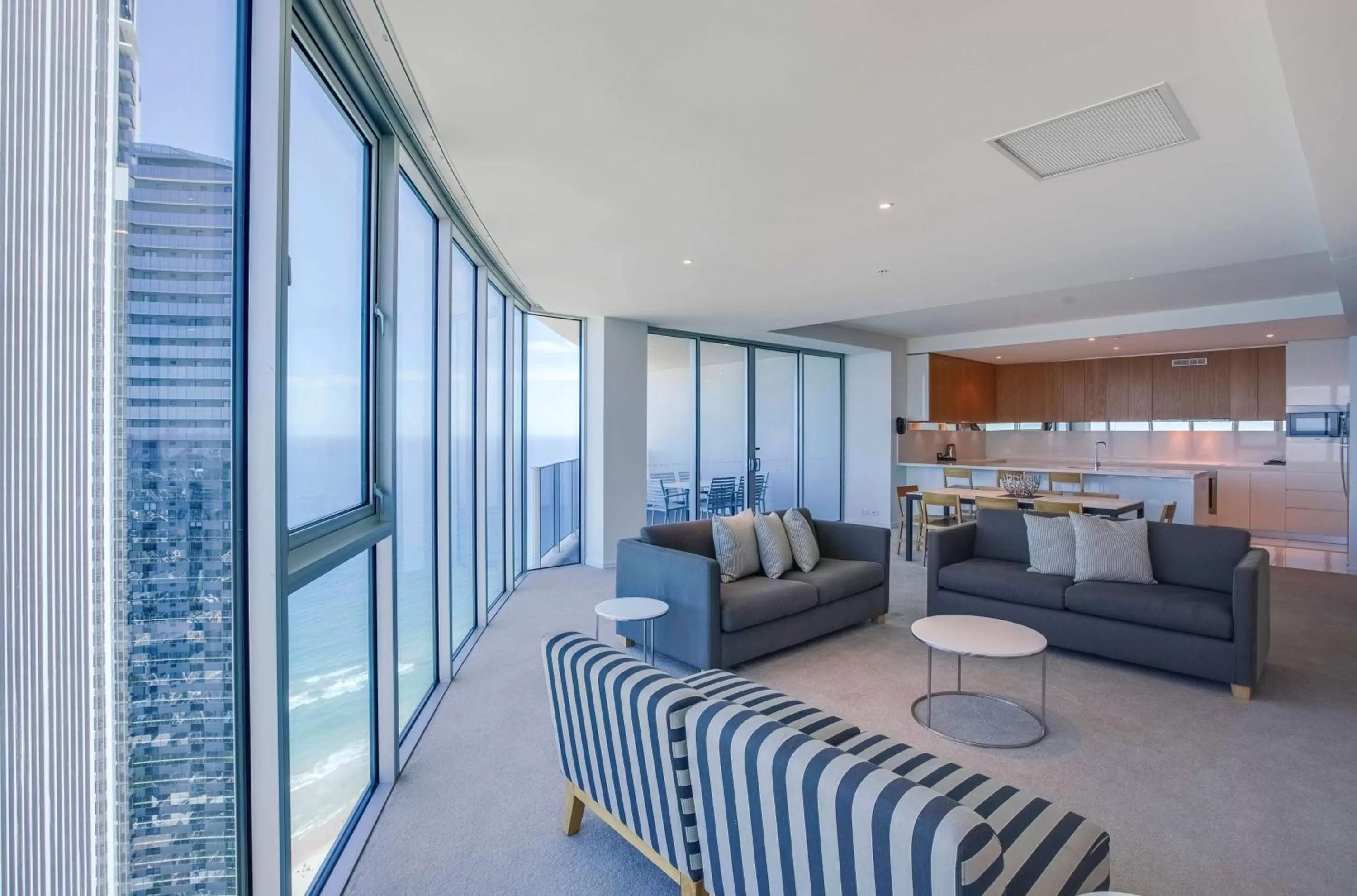 Living room in Hilton Surfers Paradise Hotel & Residences