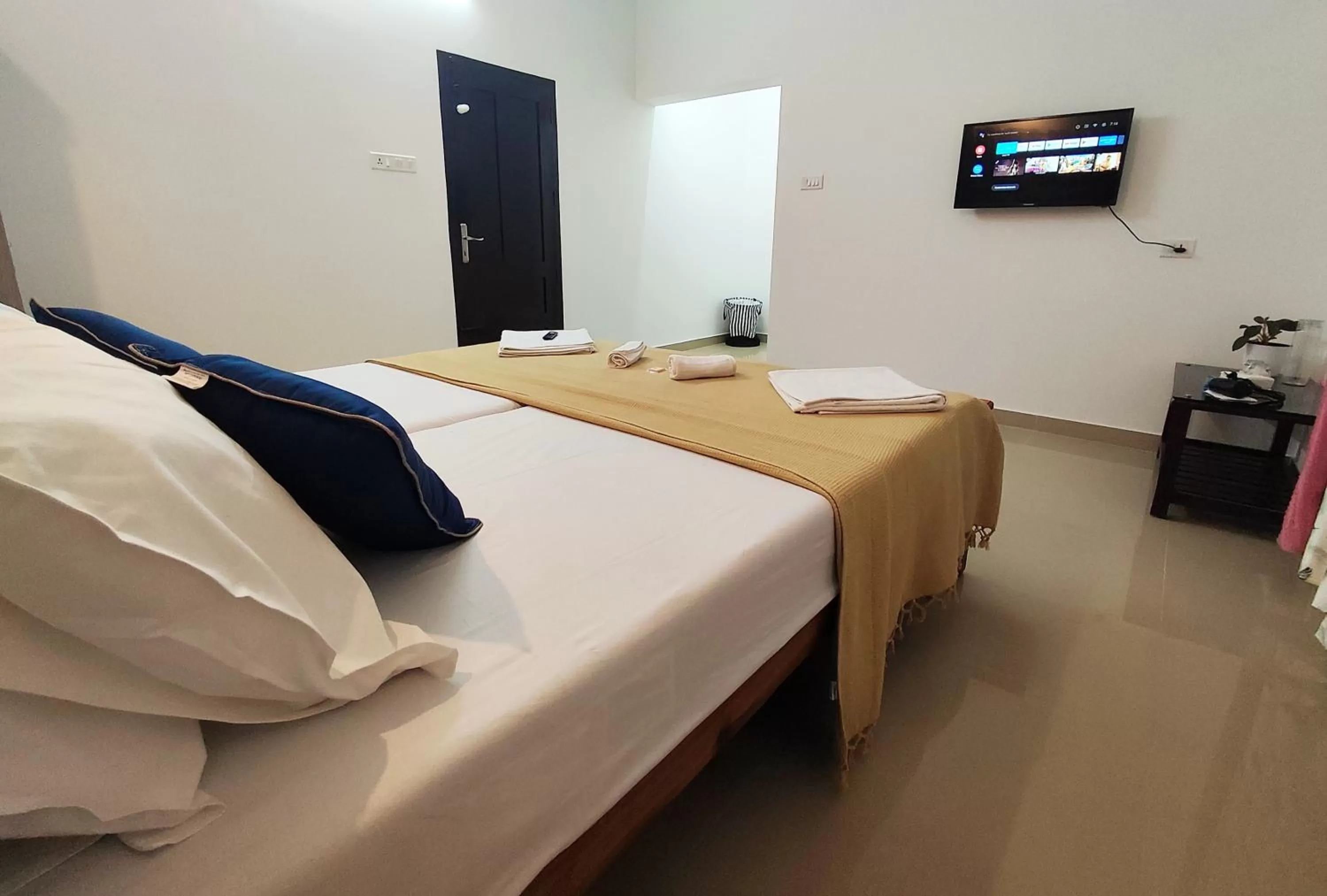 Bed in Happy Buddha S4