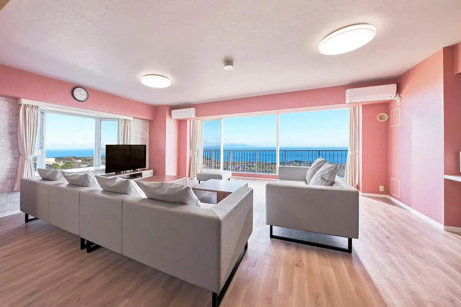 Deluxe Suite with Ocean View - Top Floor (120㎡) in Hotel Village Izukogen Deluxe Suite with Ocean View - Top Floor (120㎡) in Hotel Village Izukogen