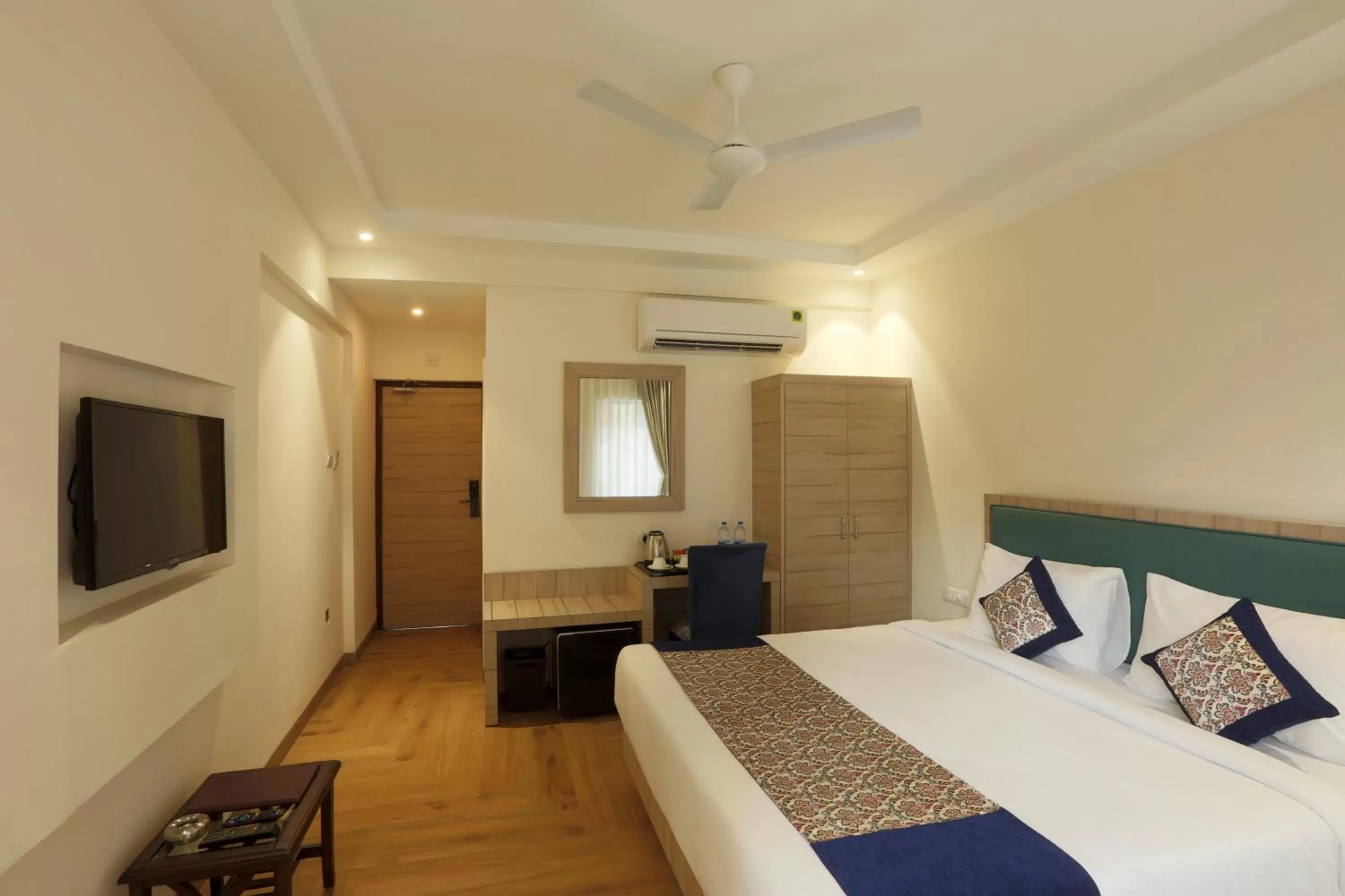 Bed in Le Seasons Resort