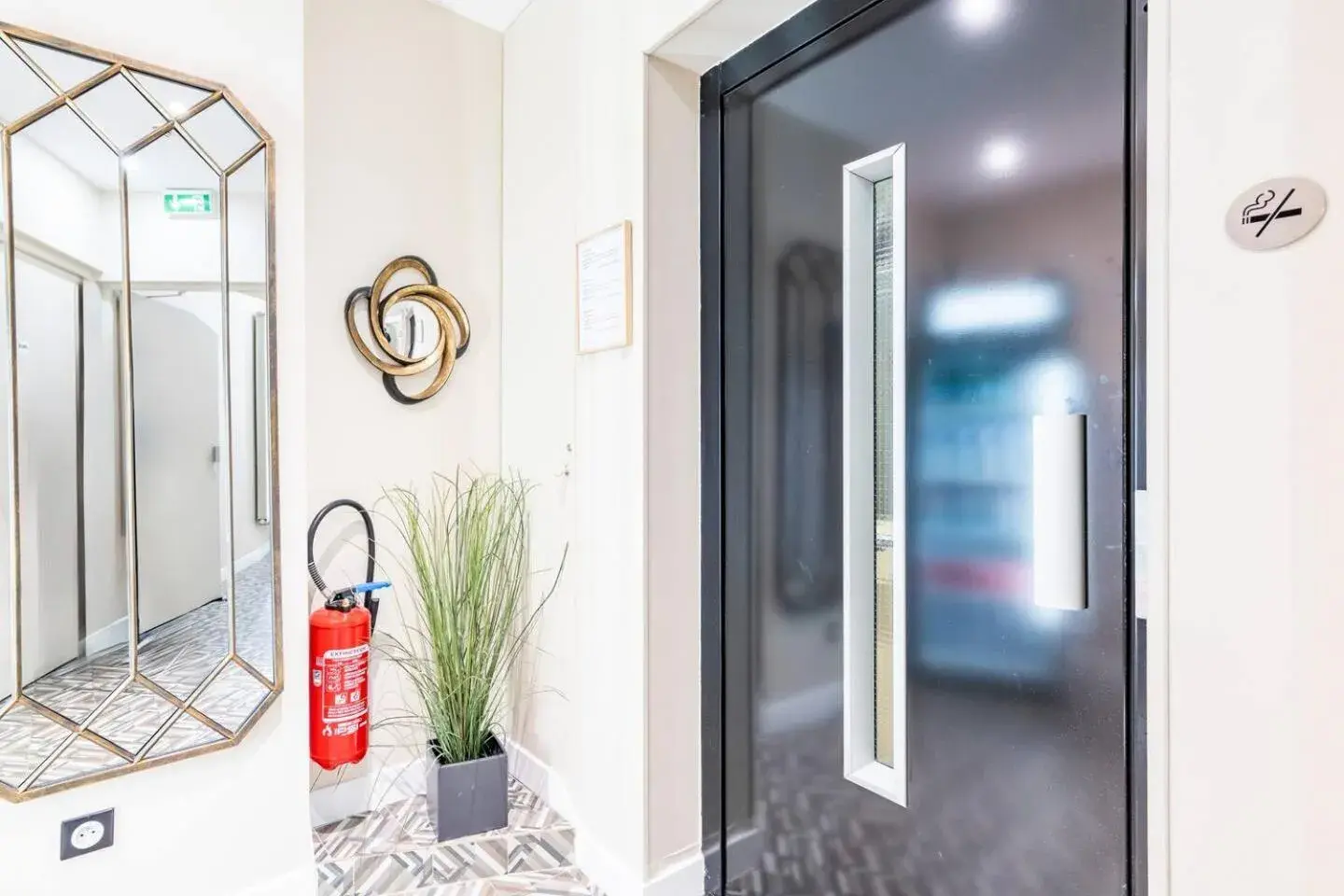 Property building in Bonséjour Montmartre Property building in Bonséjour Montmartre