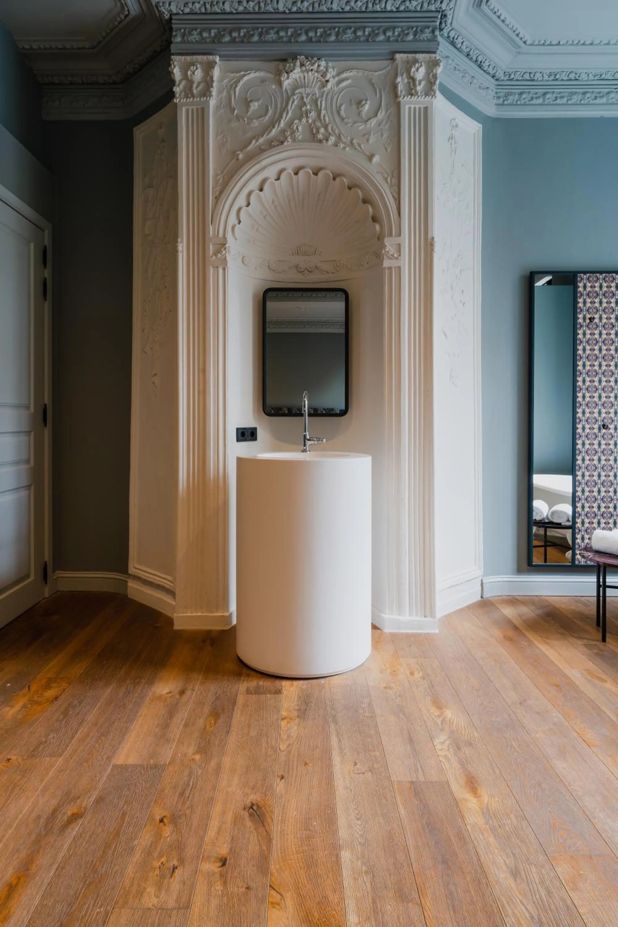 Decorative detail in Hotel Monastère Maastricht