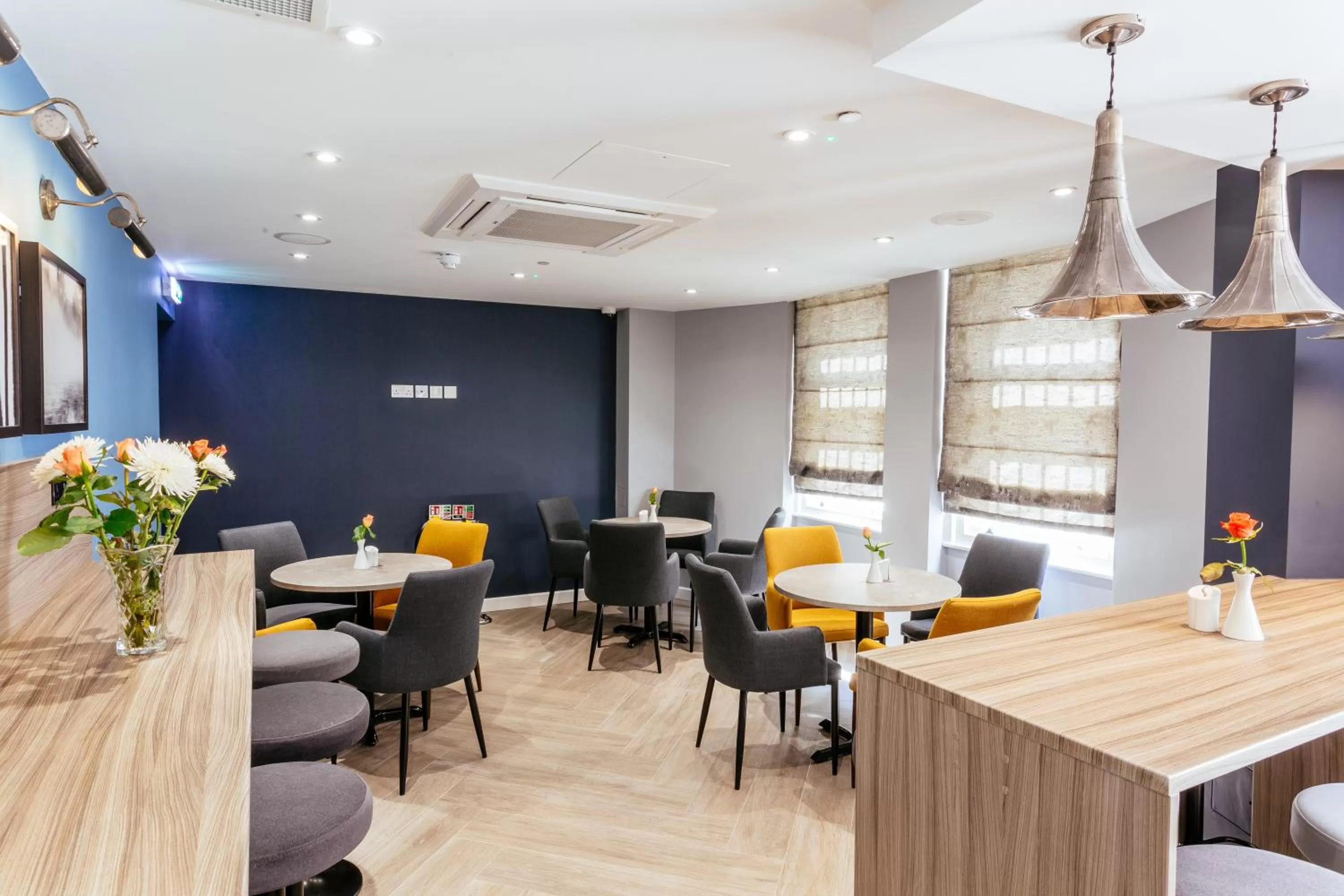 Lounge or bar in Oliver Plaza Hotel