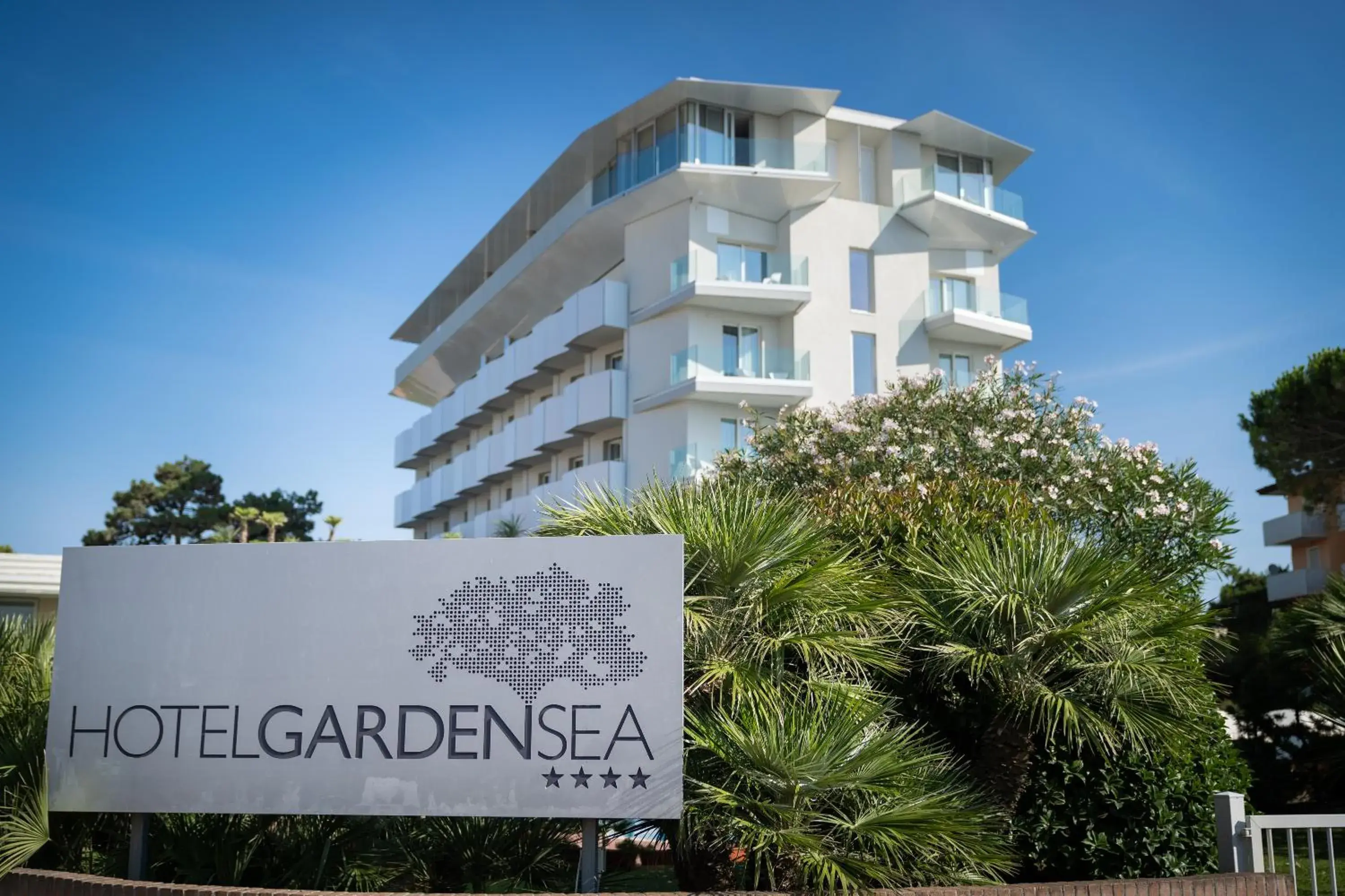 Garden view, Property Building in Hotel Garden Sea Wellness & Spa 4 stelle superior