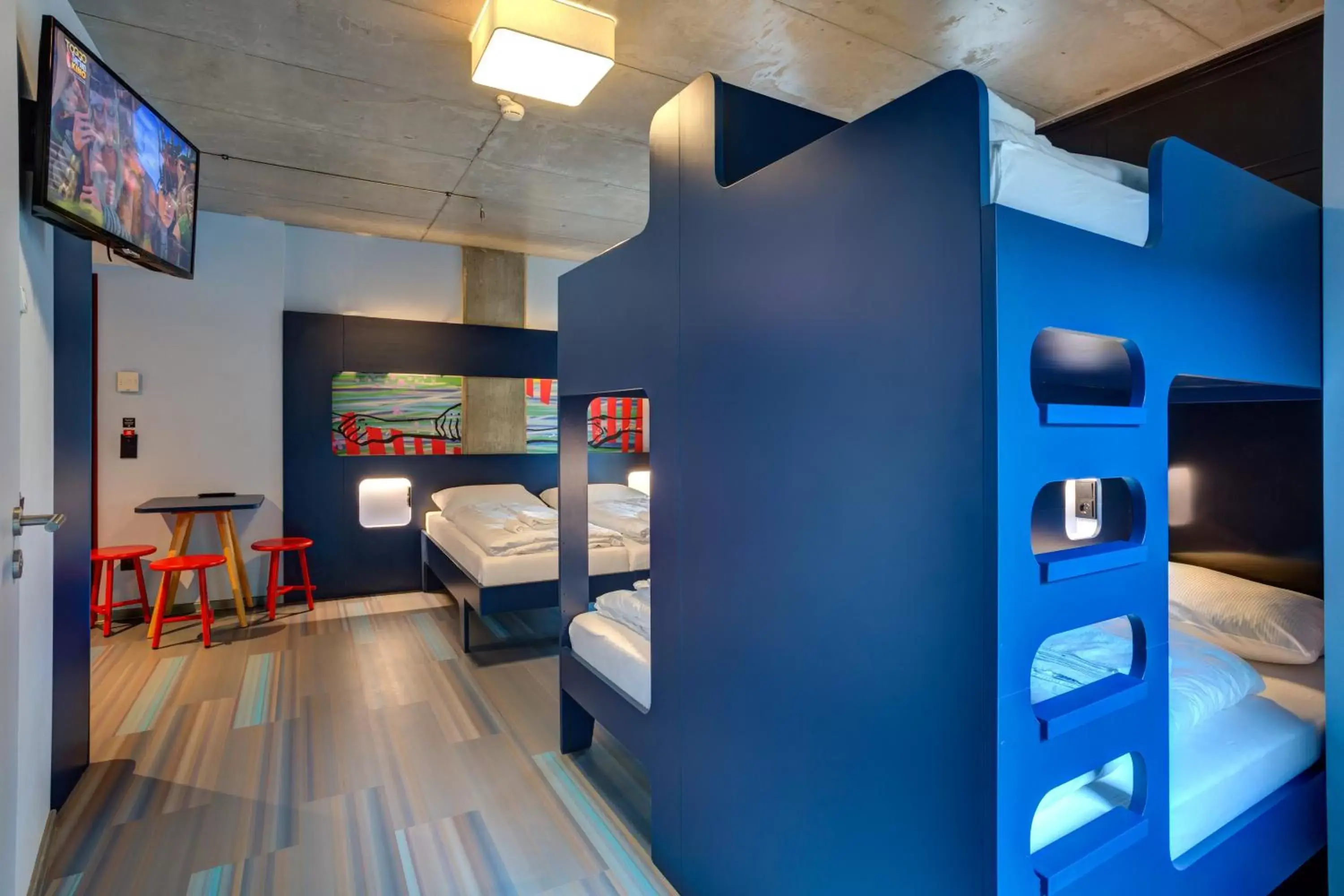 6-Bed Room in MEININGER Hotel Berlin East Side Gallery 6-Bed Room in MEININGER Hotel Berlin East Side Gallery