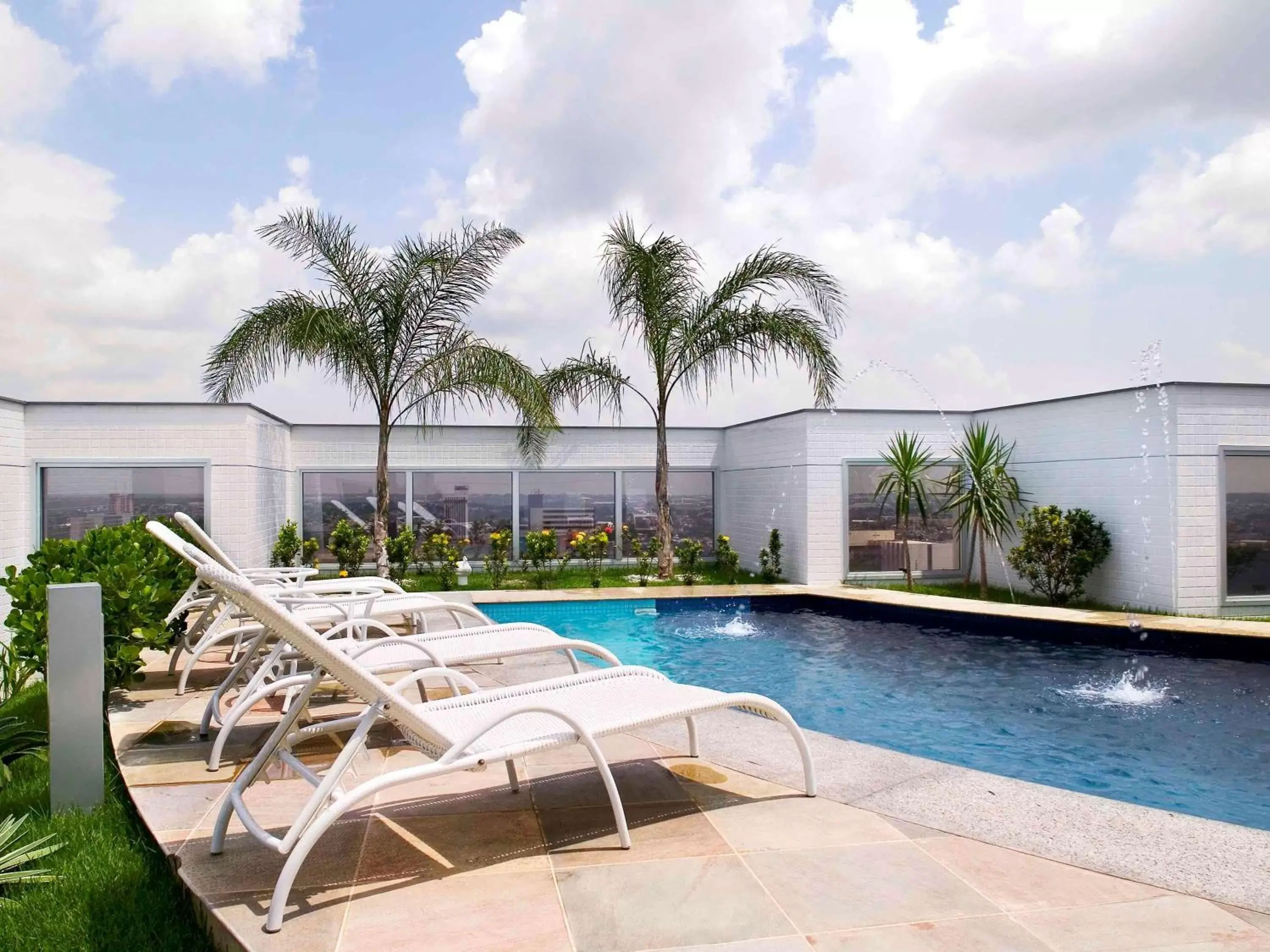 On site, Swimming Pool in Mercure Manaus