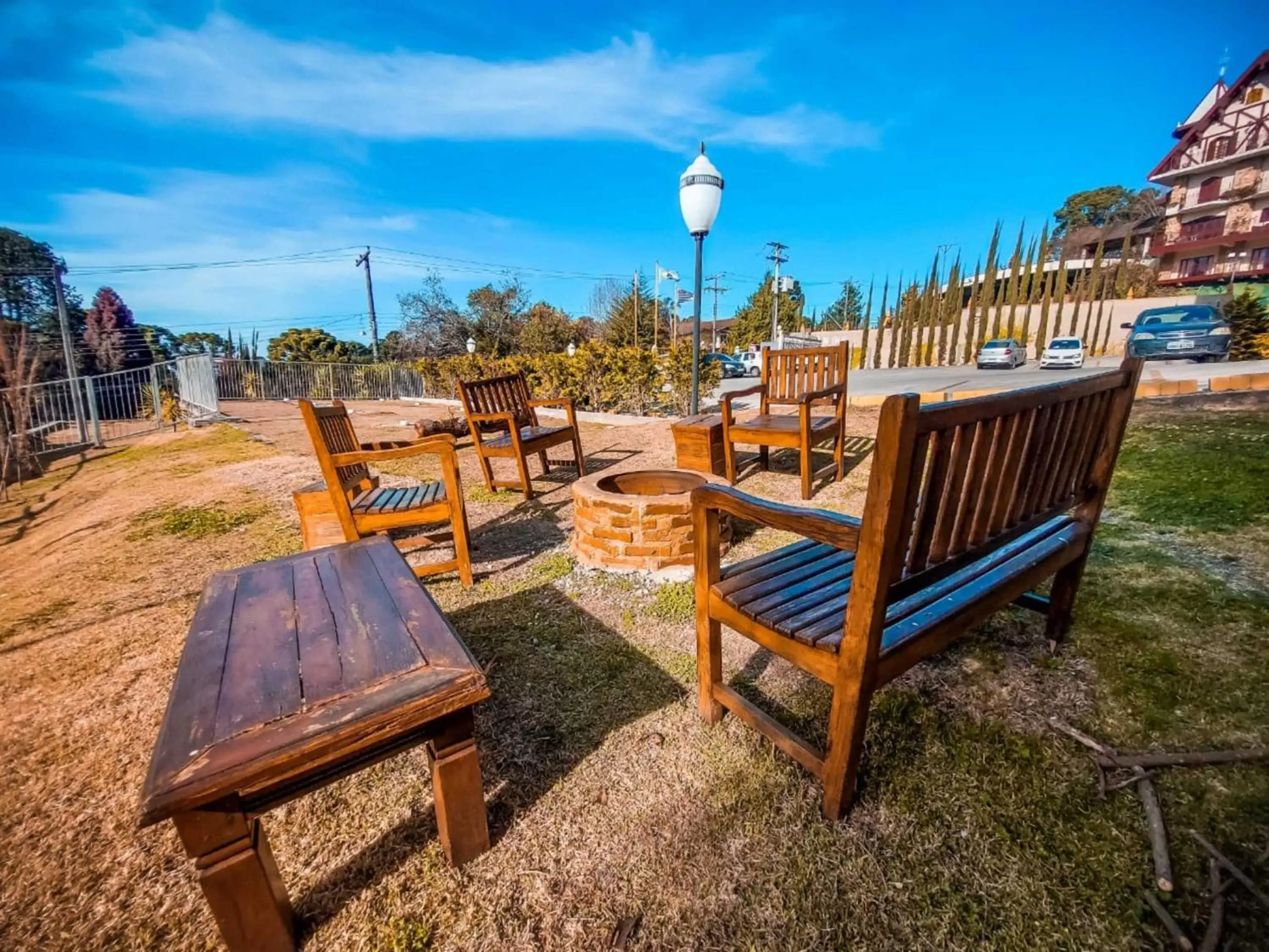 Property building in Hotel Dan Inn Campos do Jordão Property building in Hotel Dan Inn Campos do Jordão