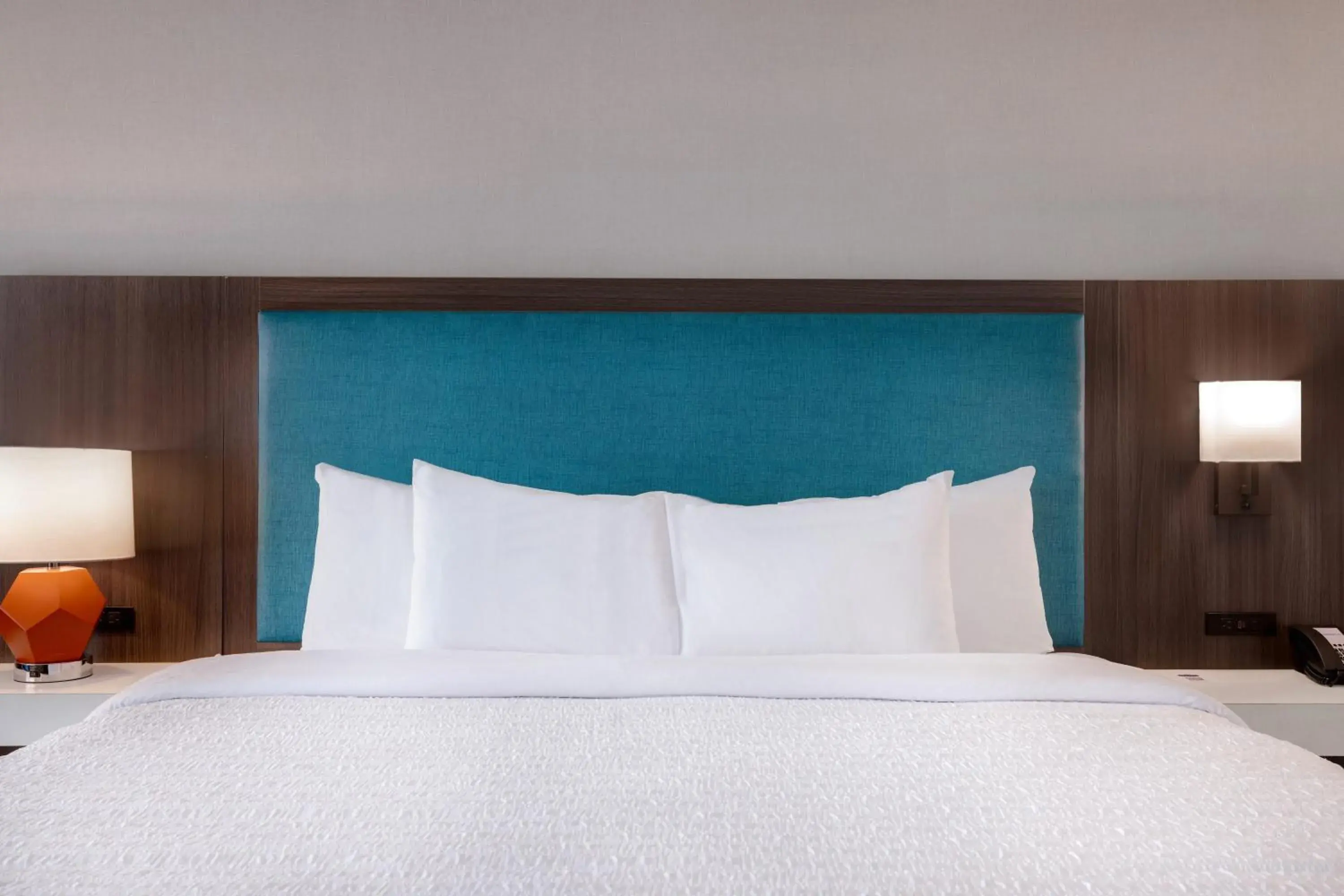 Bed in Hampton Inn Chicago Orland Park Bed in Hampton Inn Chicago Orland Park