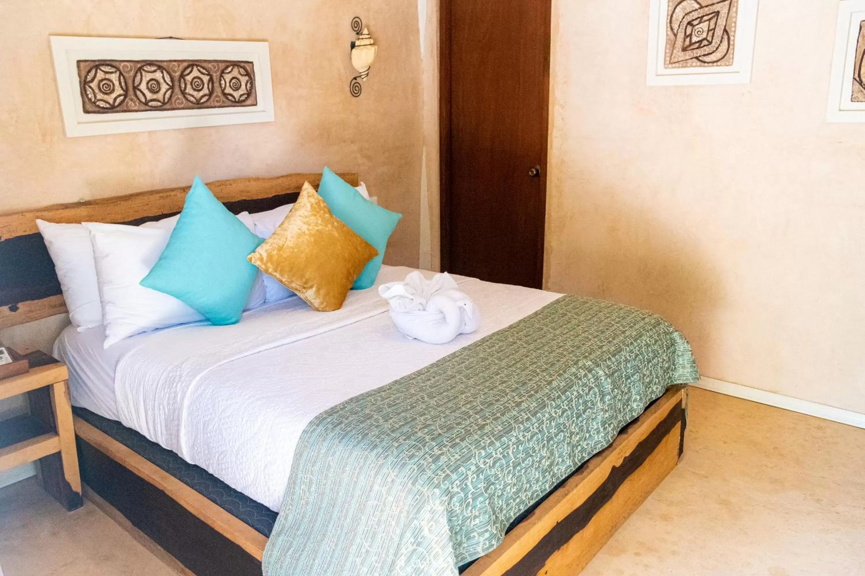 Bed in Villa Las Estrellas Tulum - located at the party zone