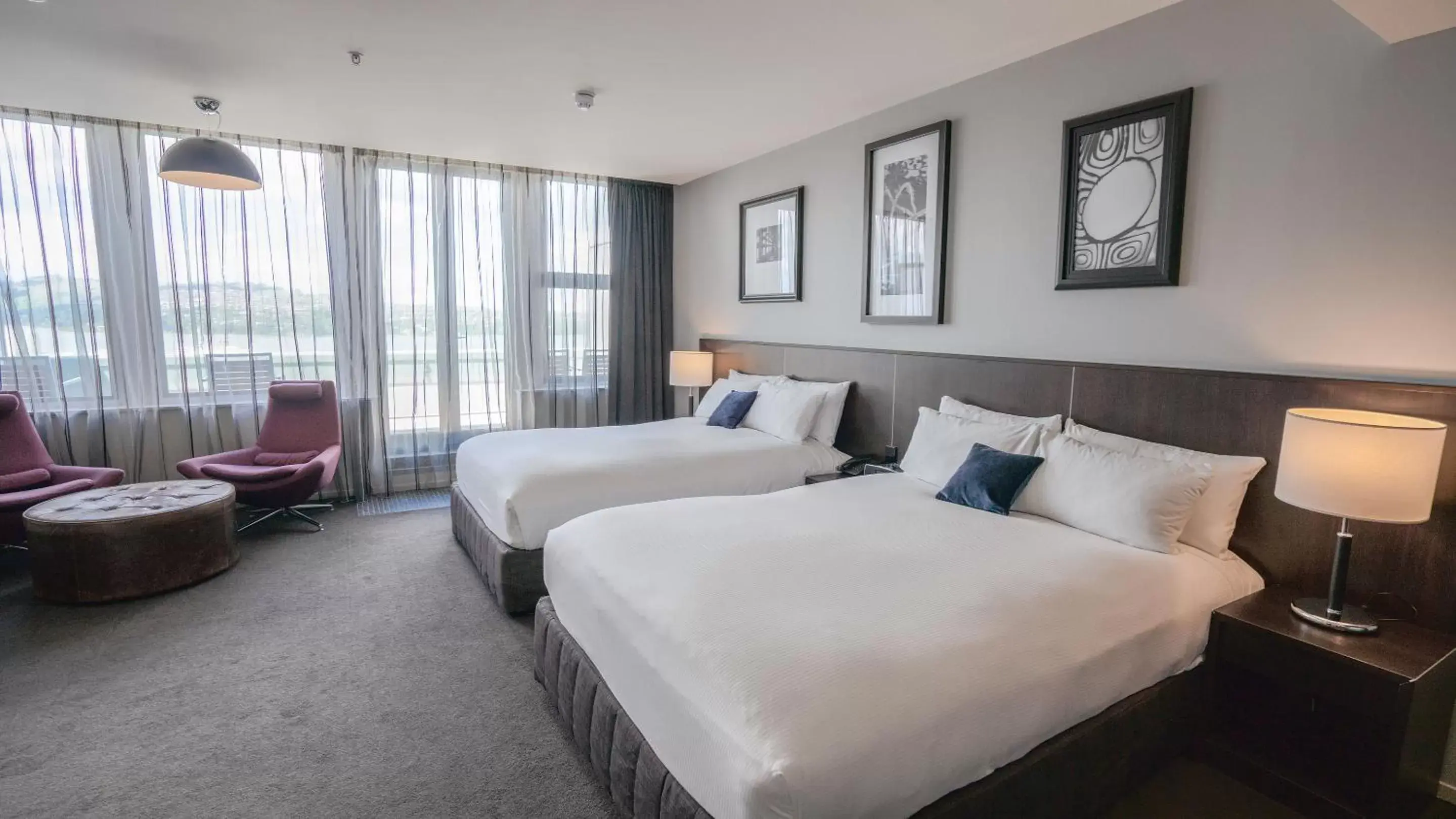 Bed in Scenic Hotel Dunedin City