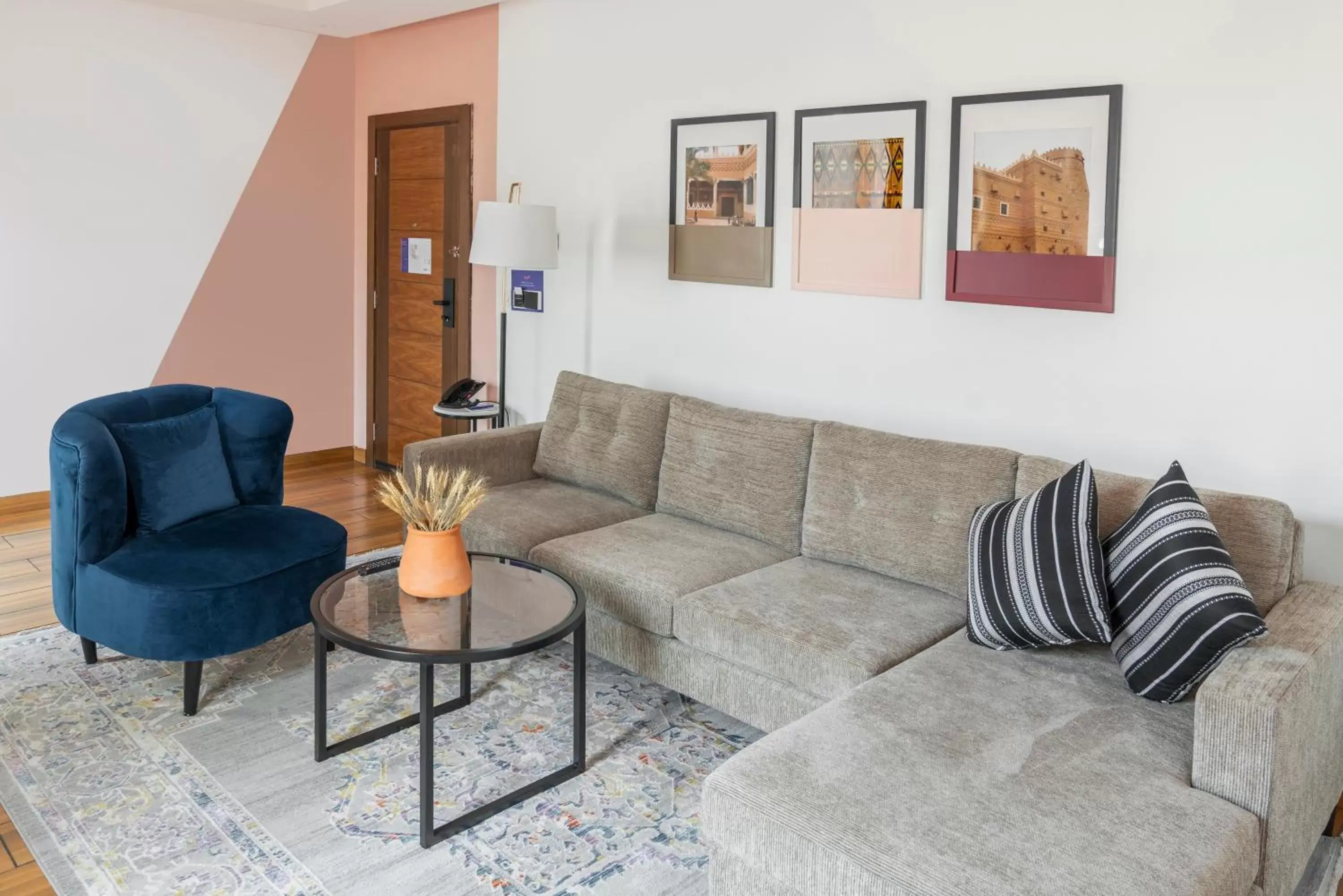 Living room in Dara Qurtubah Hotel Living room in Dara Qurtubah Hotel