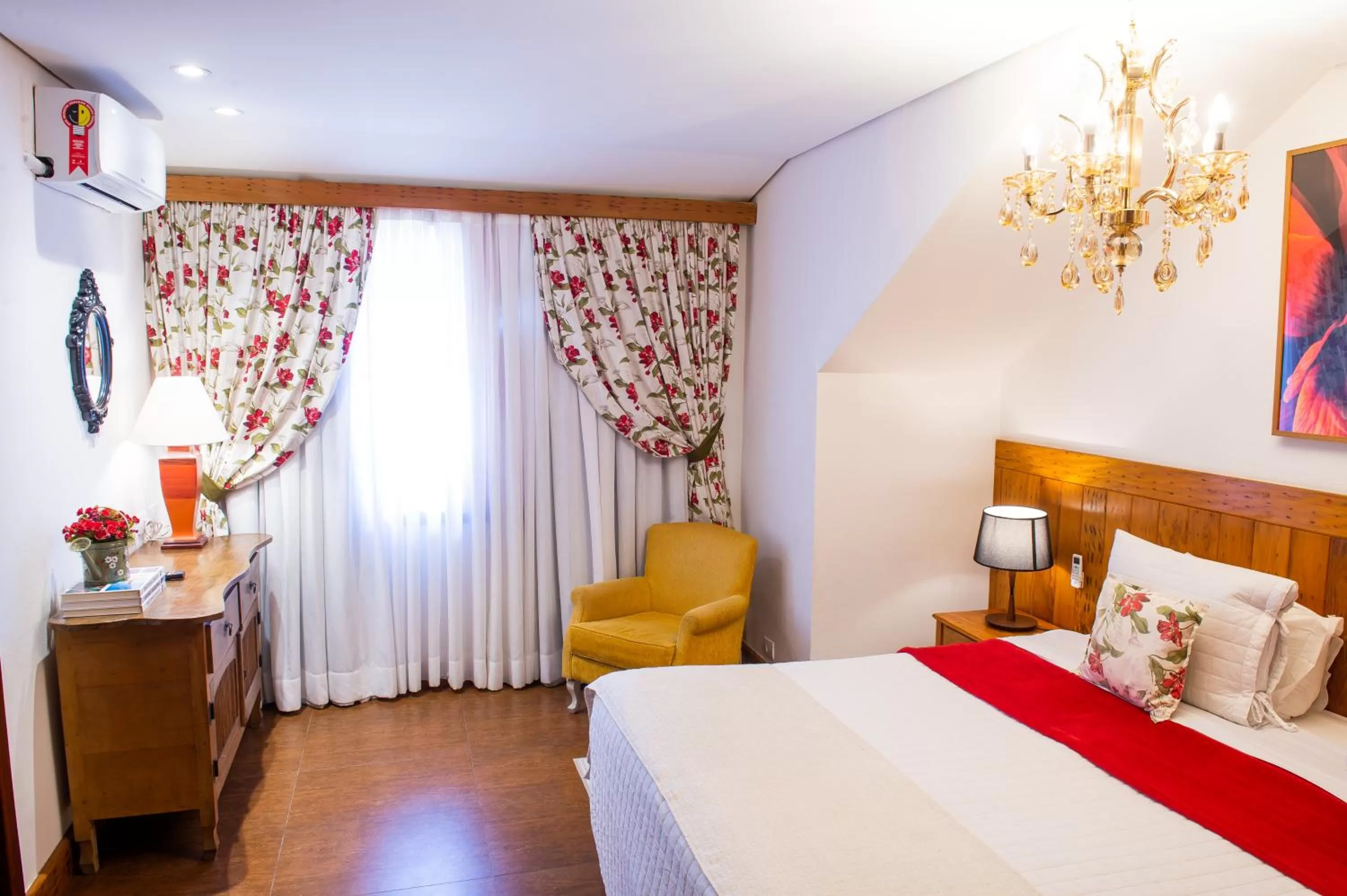 Hot Tub, Bed in Pousada das Lavandas