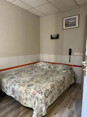 Bed in Hôtel Jarry Confort