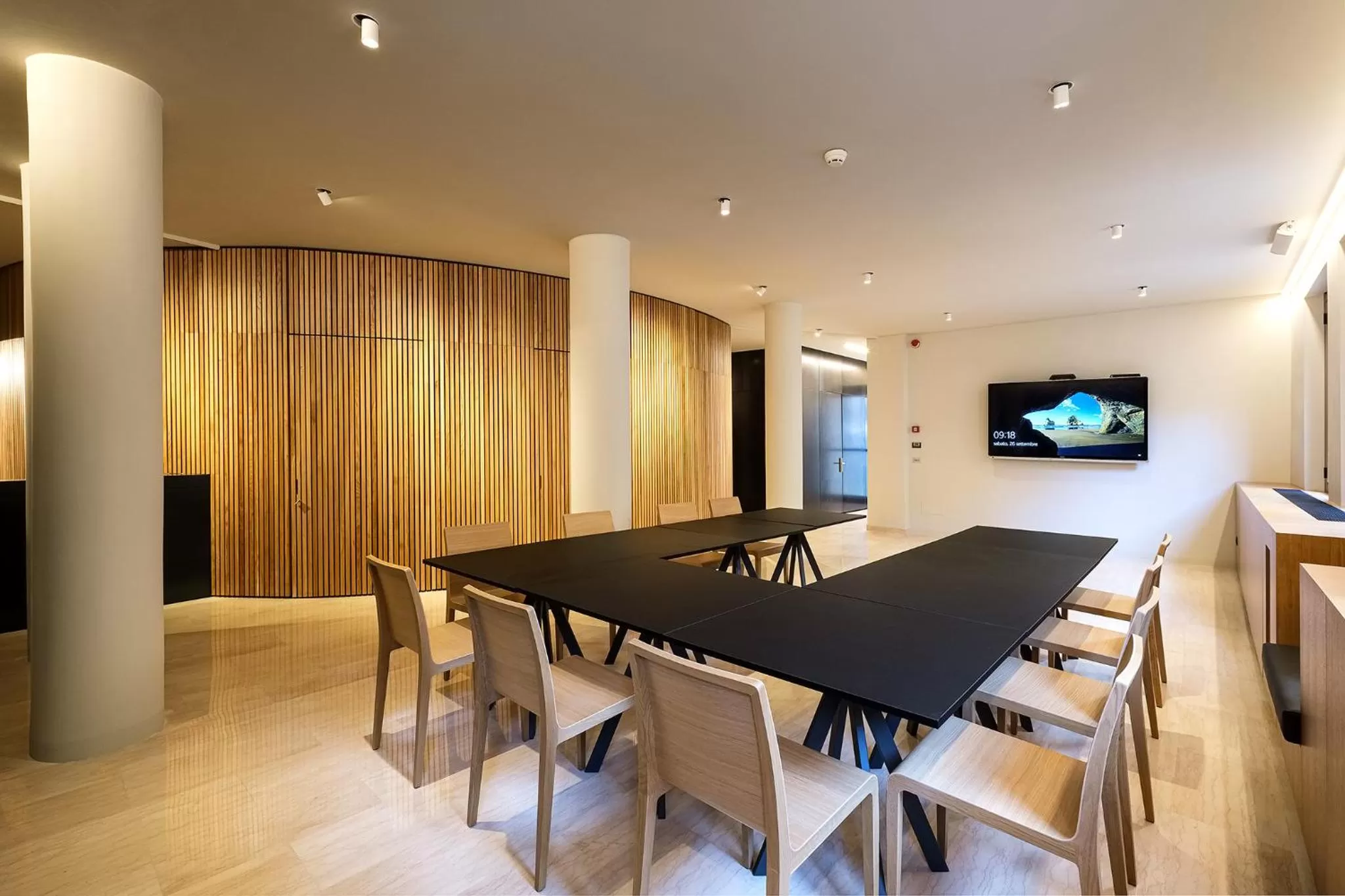 Communal lounge/ TV room in Hotel Touring