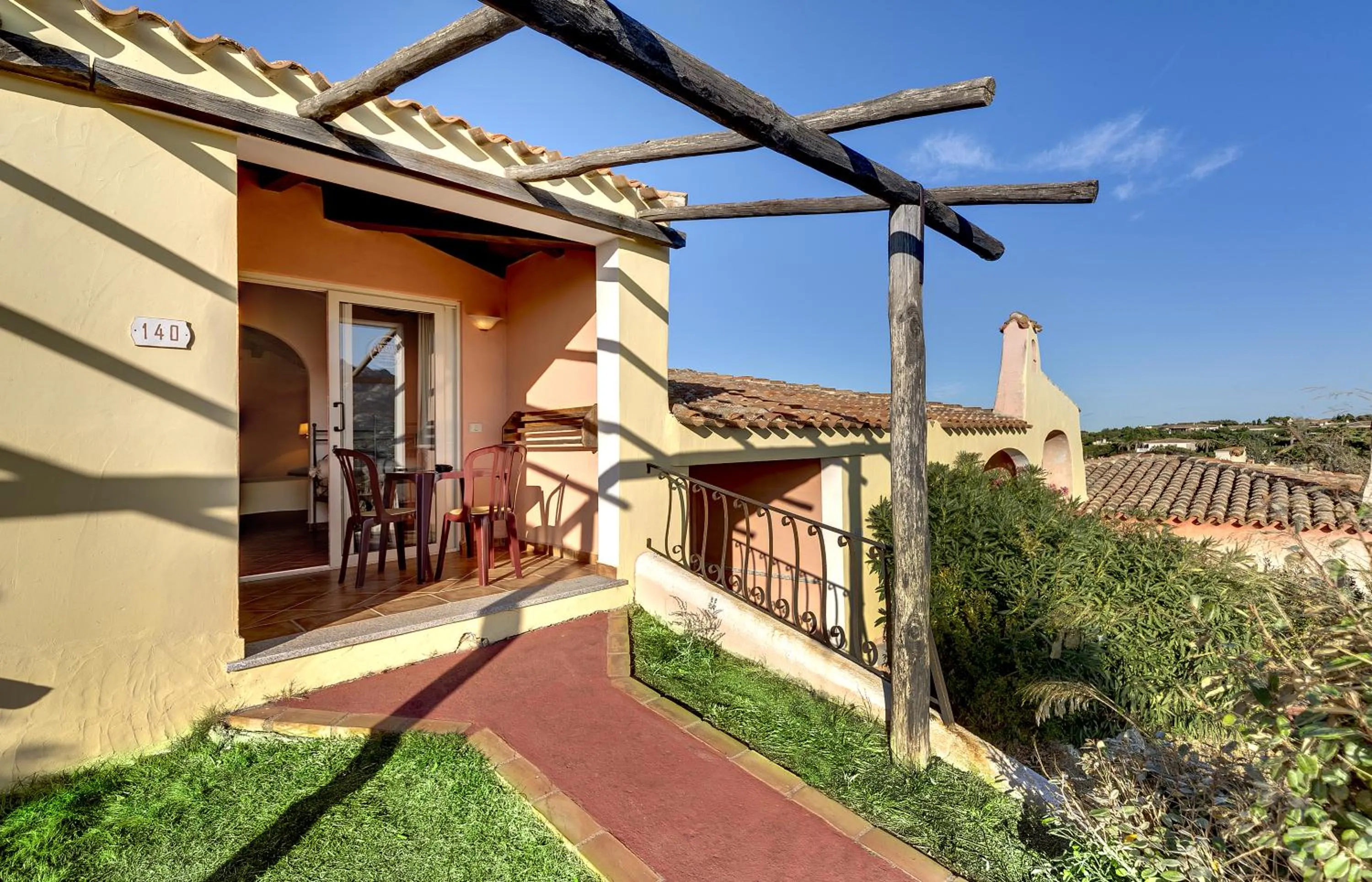 Property building in Colonna Country Club