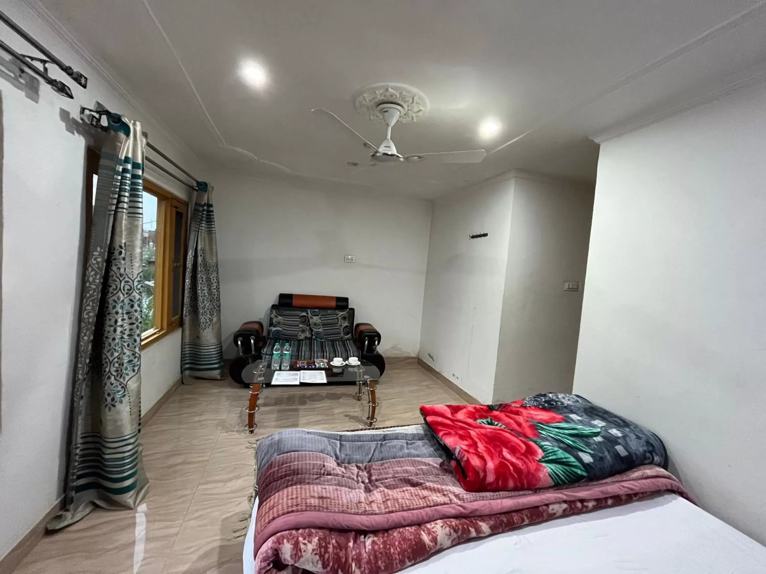 Bed in Hotel Crescent Bed in Hotel Crescent