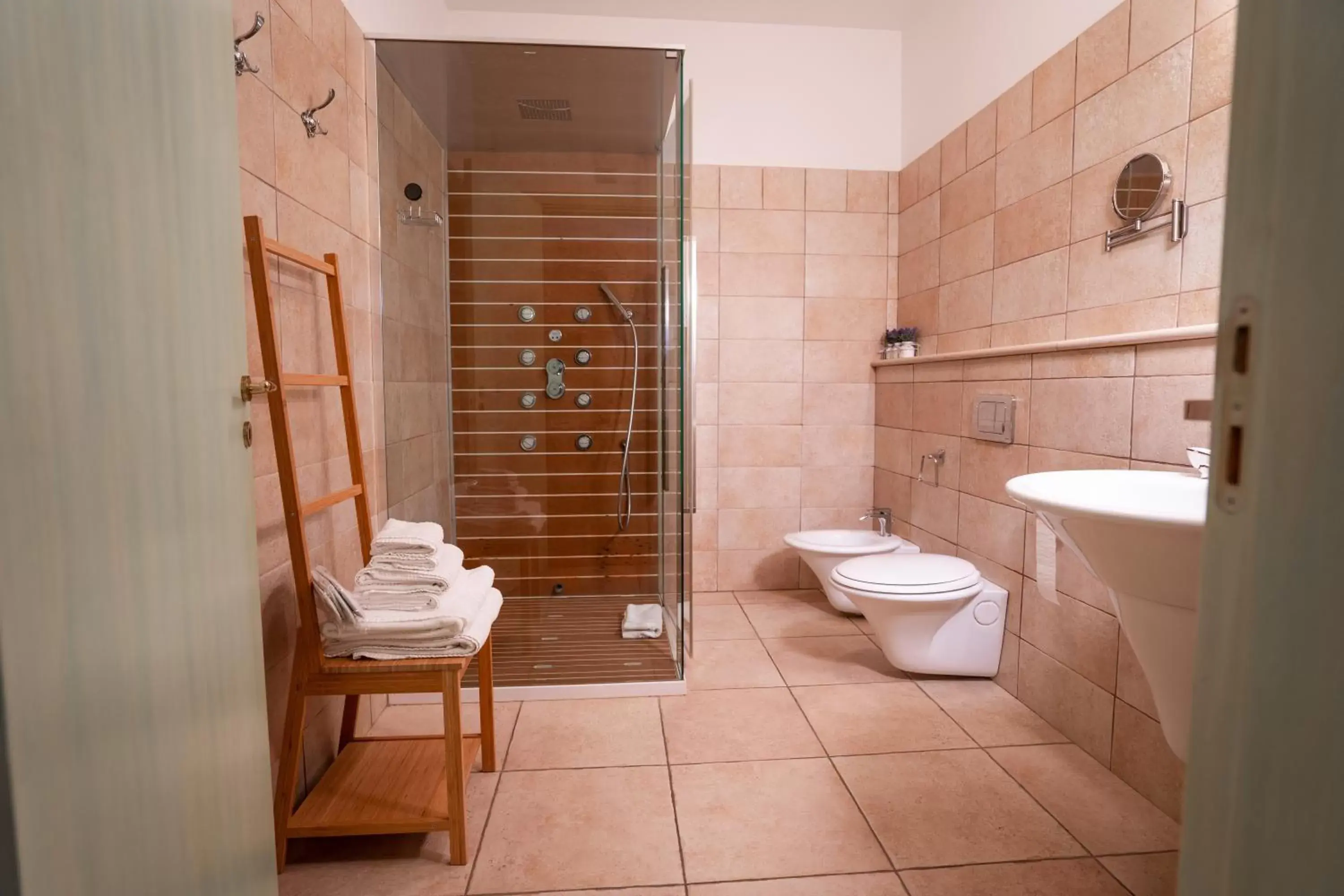 Shower, Bathroom in Villa D'Anzi B&B