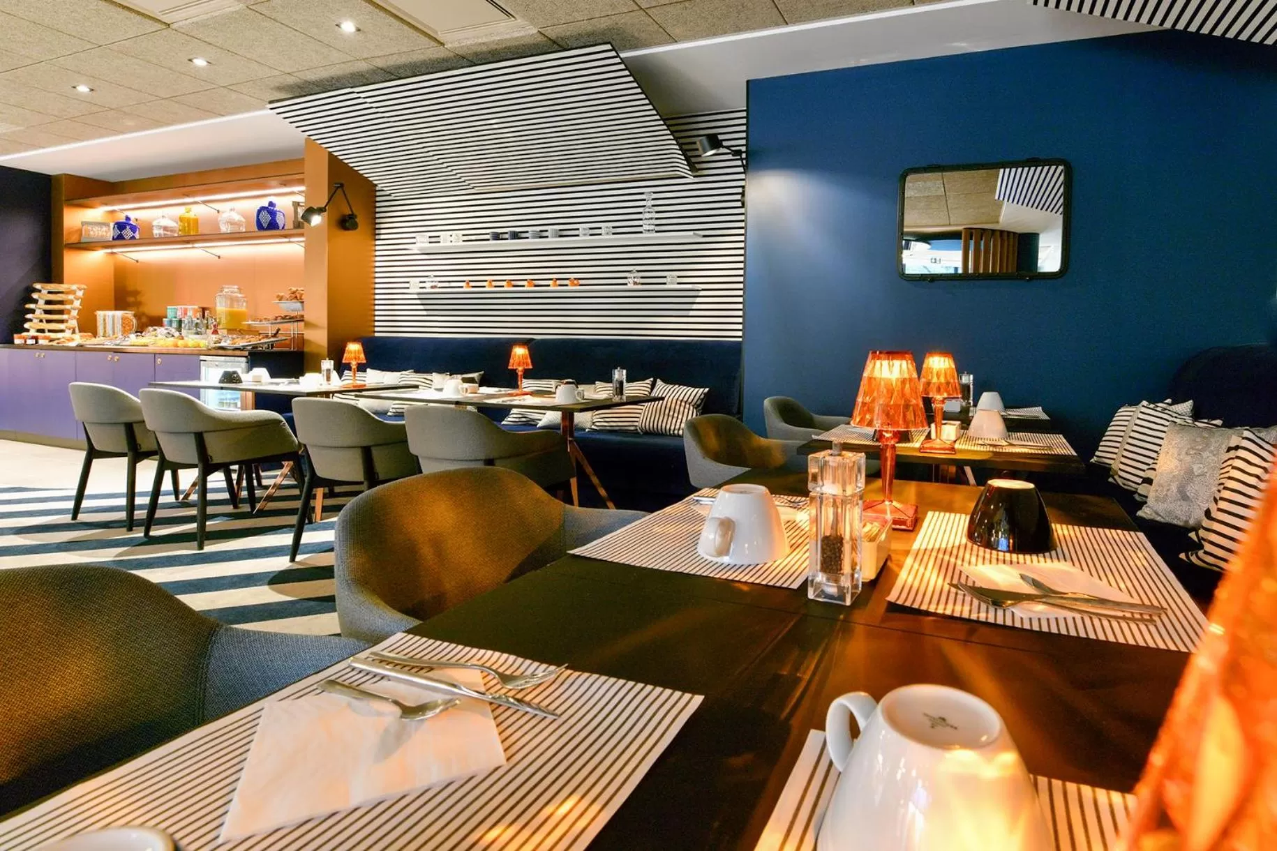 Restaurant/places to eat in Novotel La Rochelle Centre