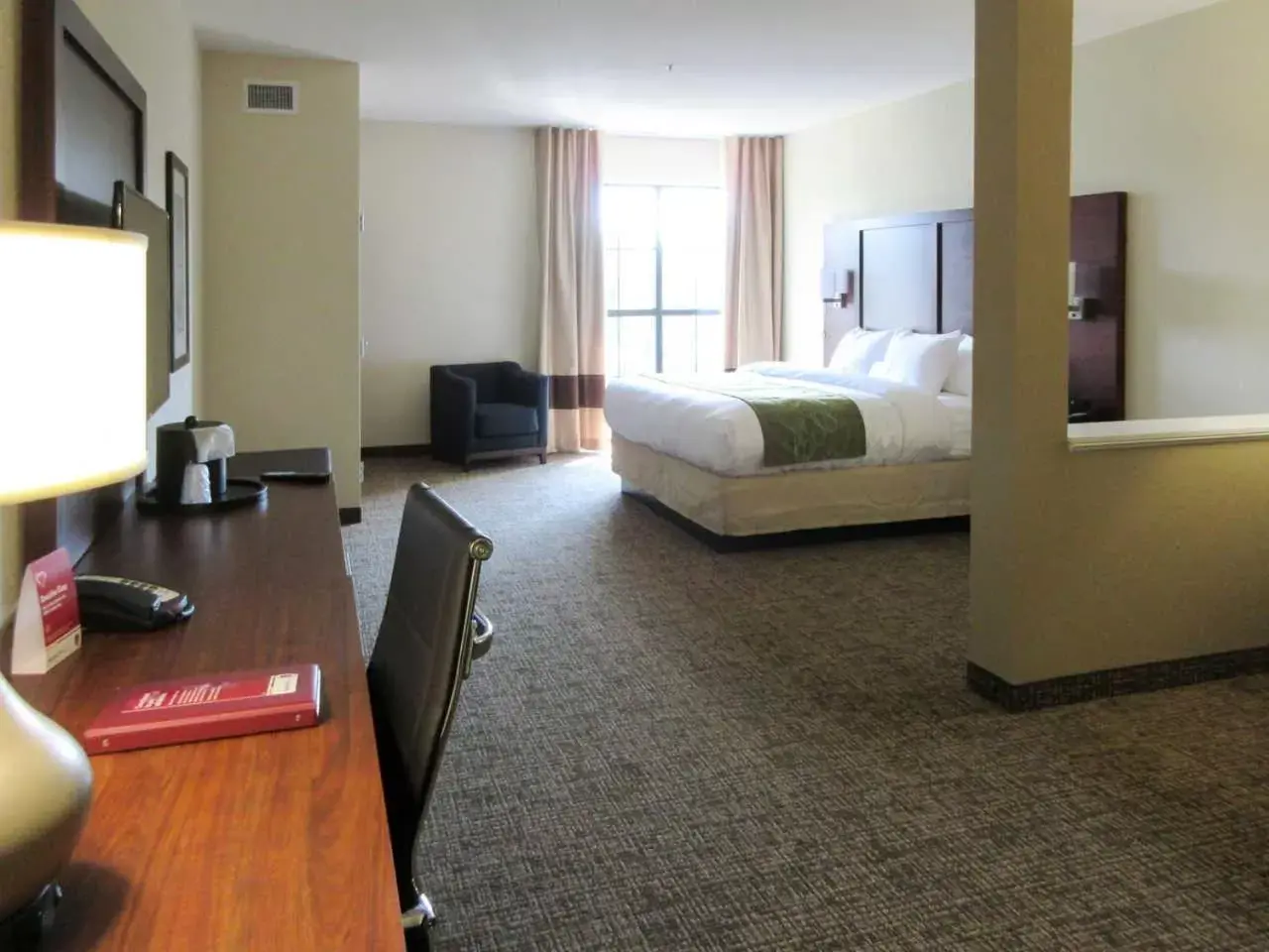 Bedroom in Comfort Suites Greenville South