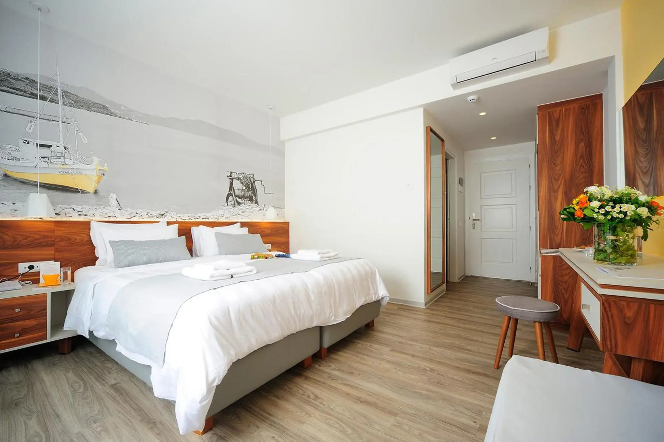 Bathroom, Bed in Atrium Ambiance Hotel