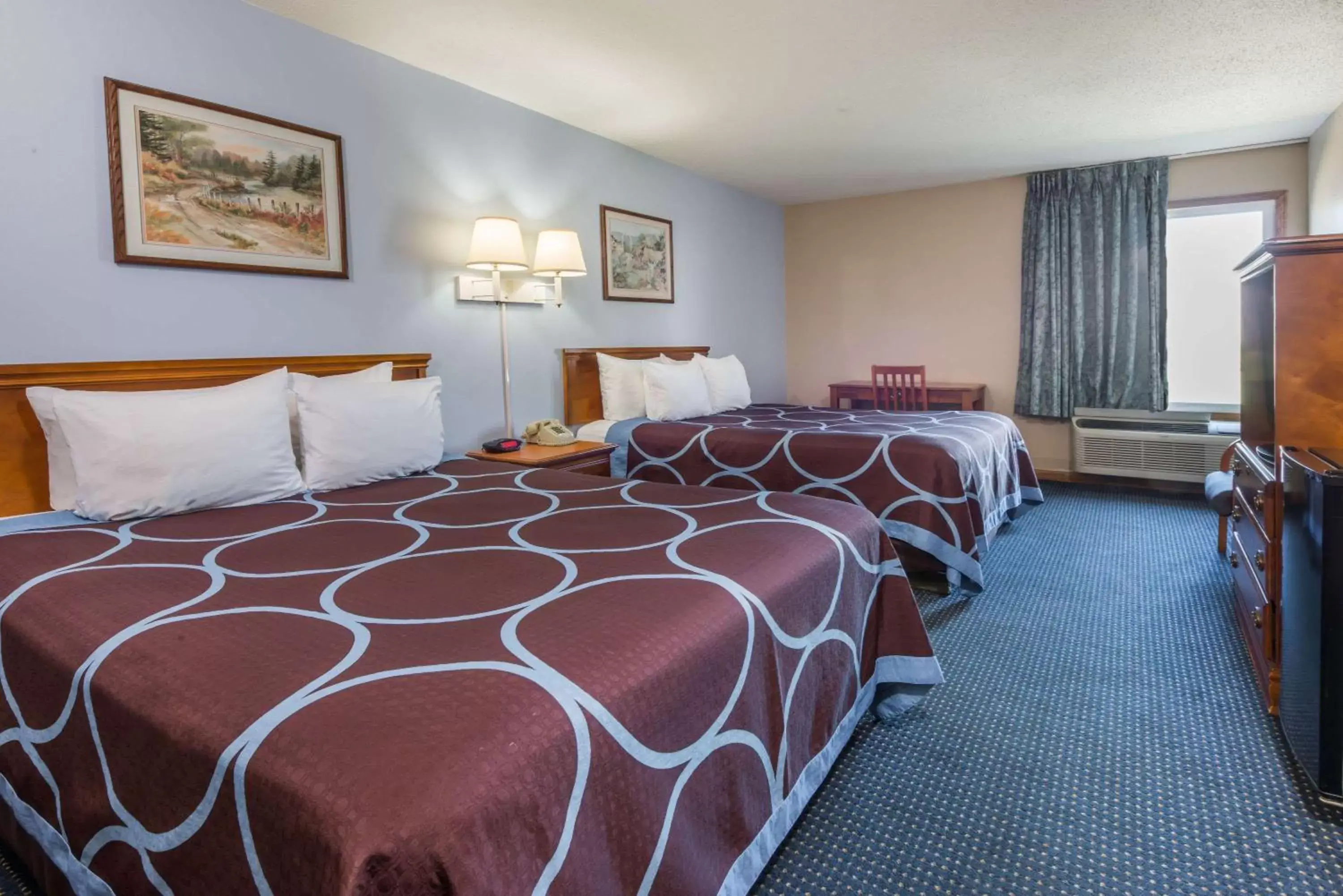 Photo of the whole room, Bed in Super 8 by Wyndham O'Fallon MO/St. Louis Area