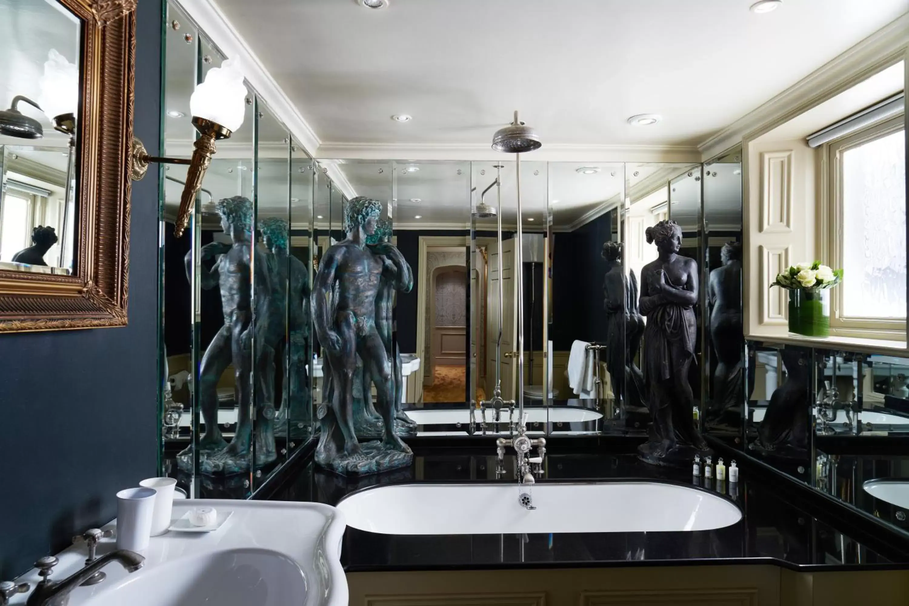 Bathroom in The Gore London - Starhotels Collezione