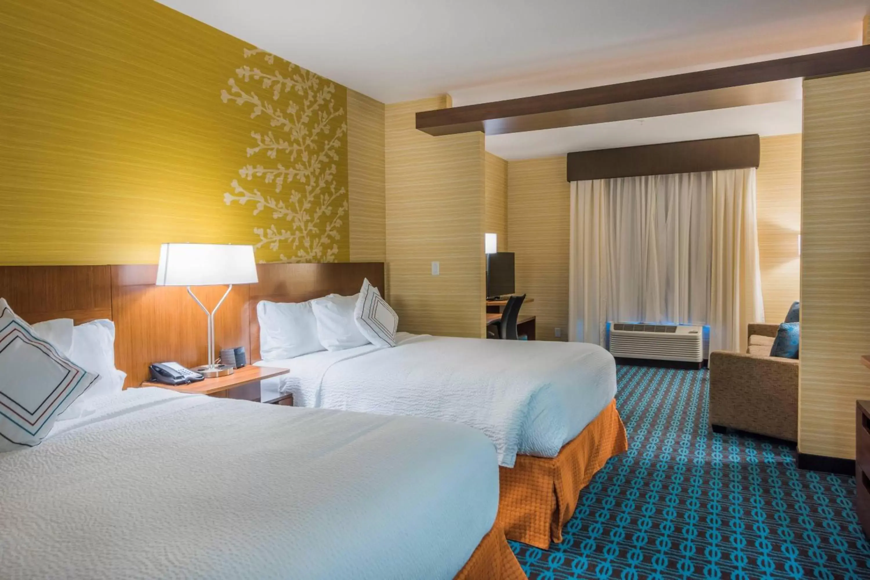 Photo of the whole room, Bed in Fairfield Inn & Suites by Marriott Kamloops