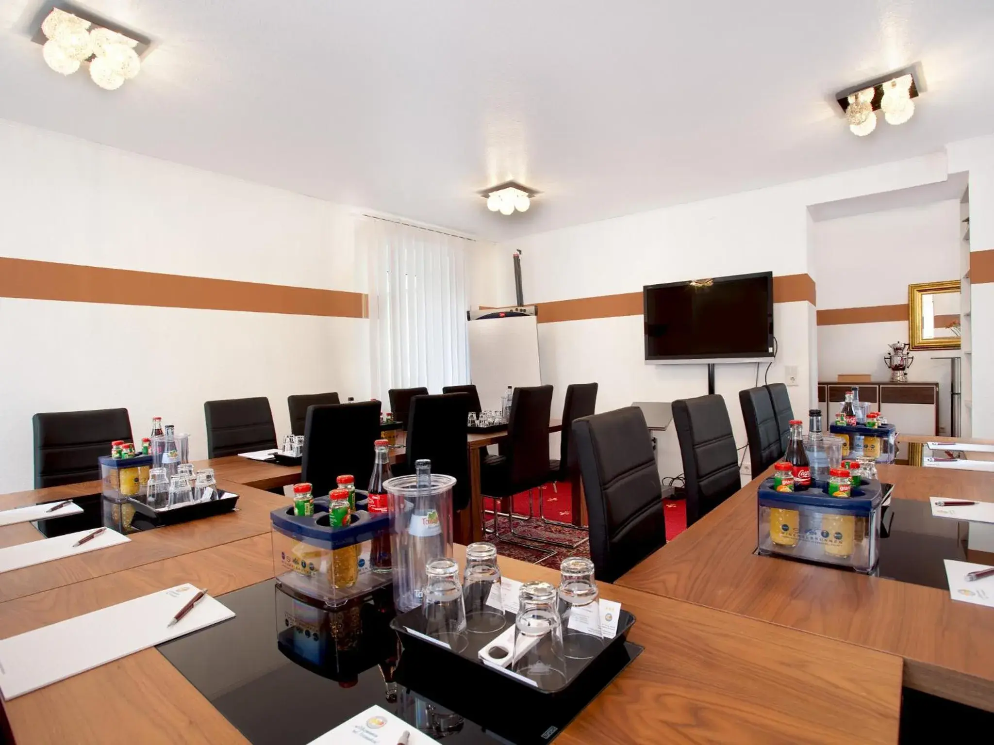 Business facilities, Restaurant/Places to Eat in Tiptop Hotel Burgschmiet Garni