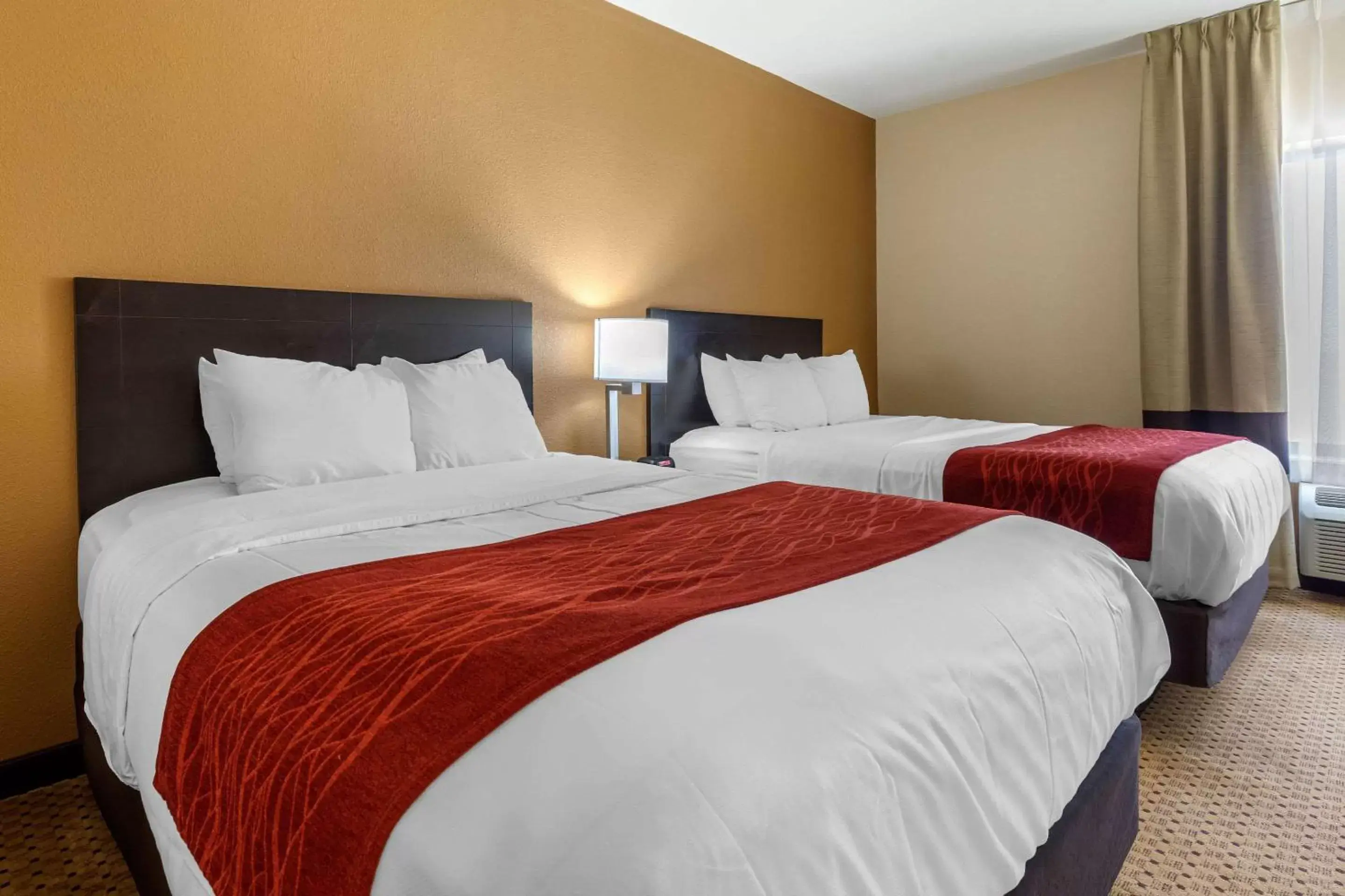 Bedroom, Bed in Comfort Inn & Suites Kenosha