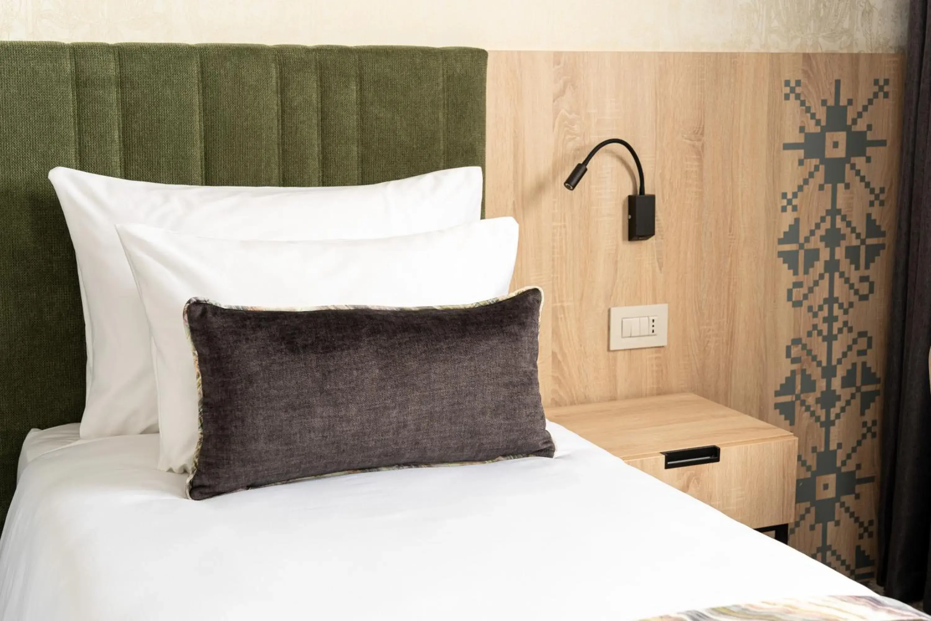 Bed in Mercure Conacul Cozieni Resort