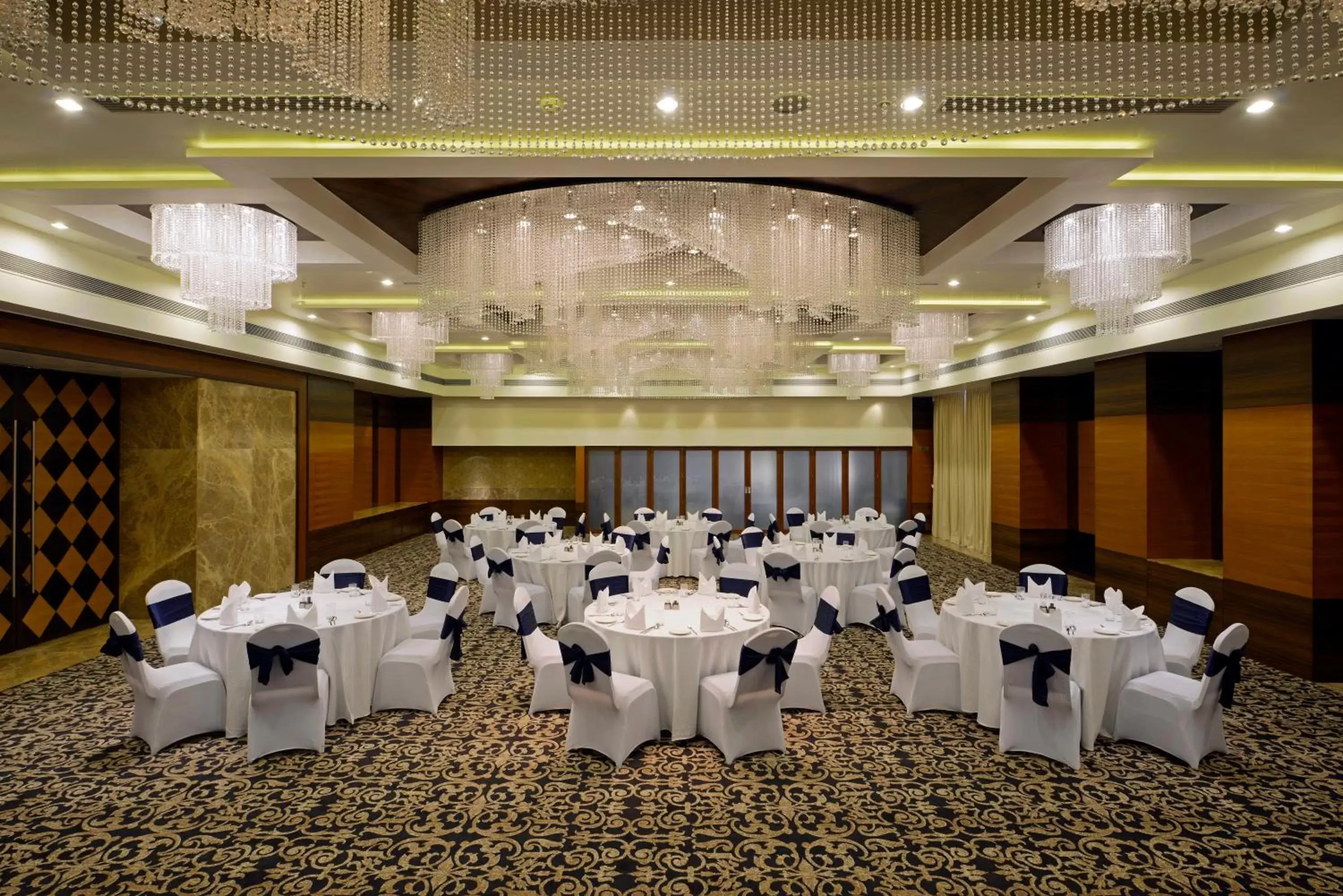 Banquet/Function facilities, Banquet Facilities in Radisson Blu Hotel Ahmedabad