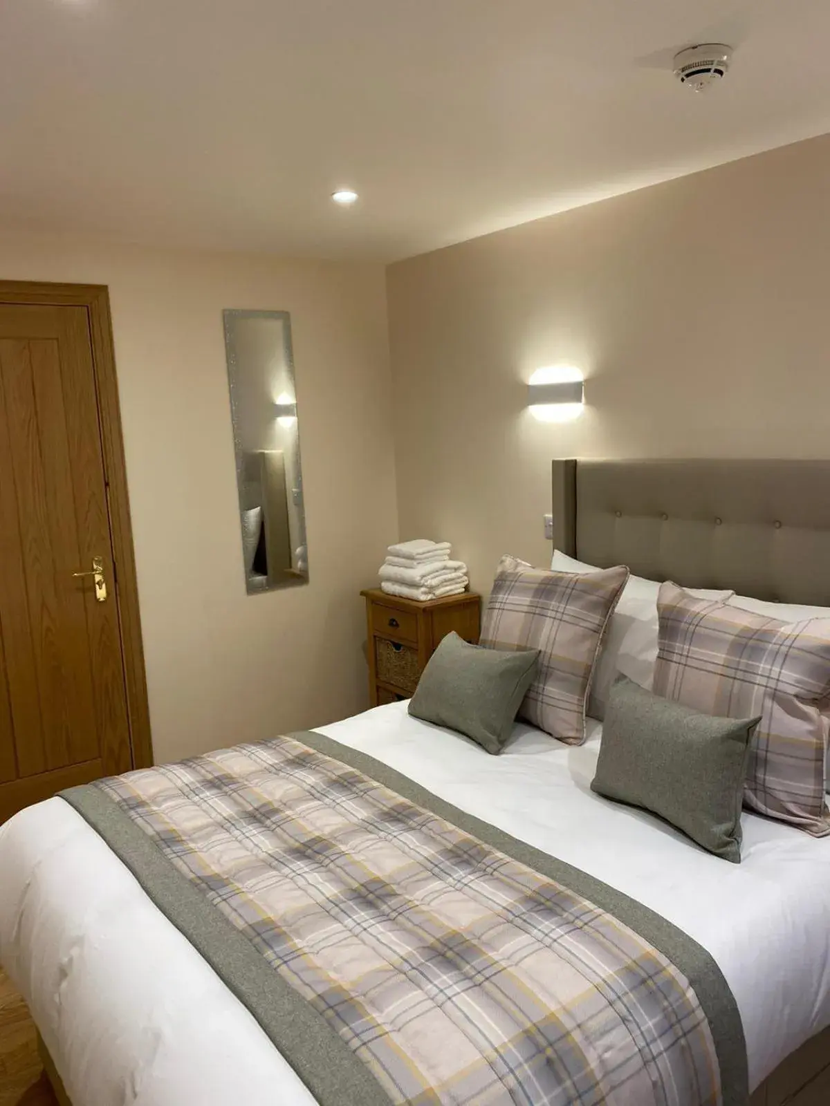 Other, Bed in Waverley Inn Apartments