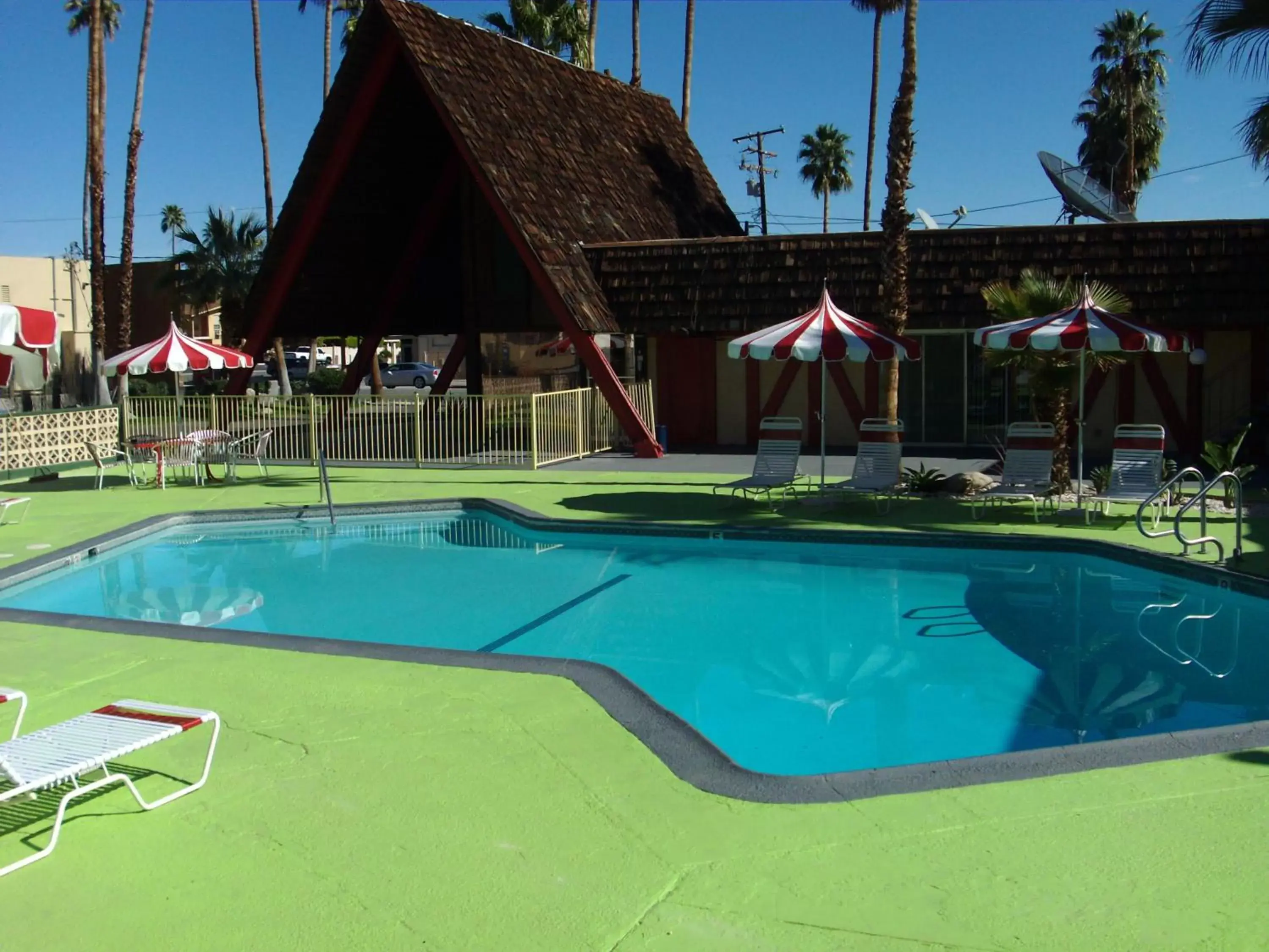 Pool view, Swimming Pool in Desert Lodge