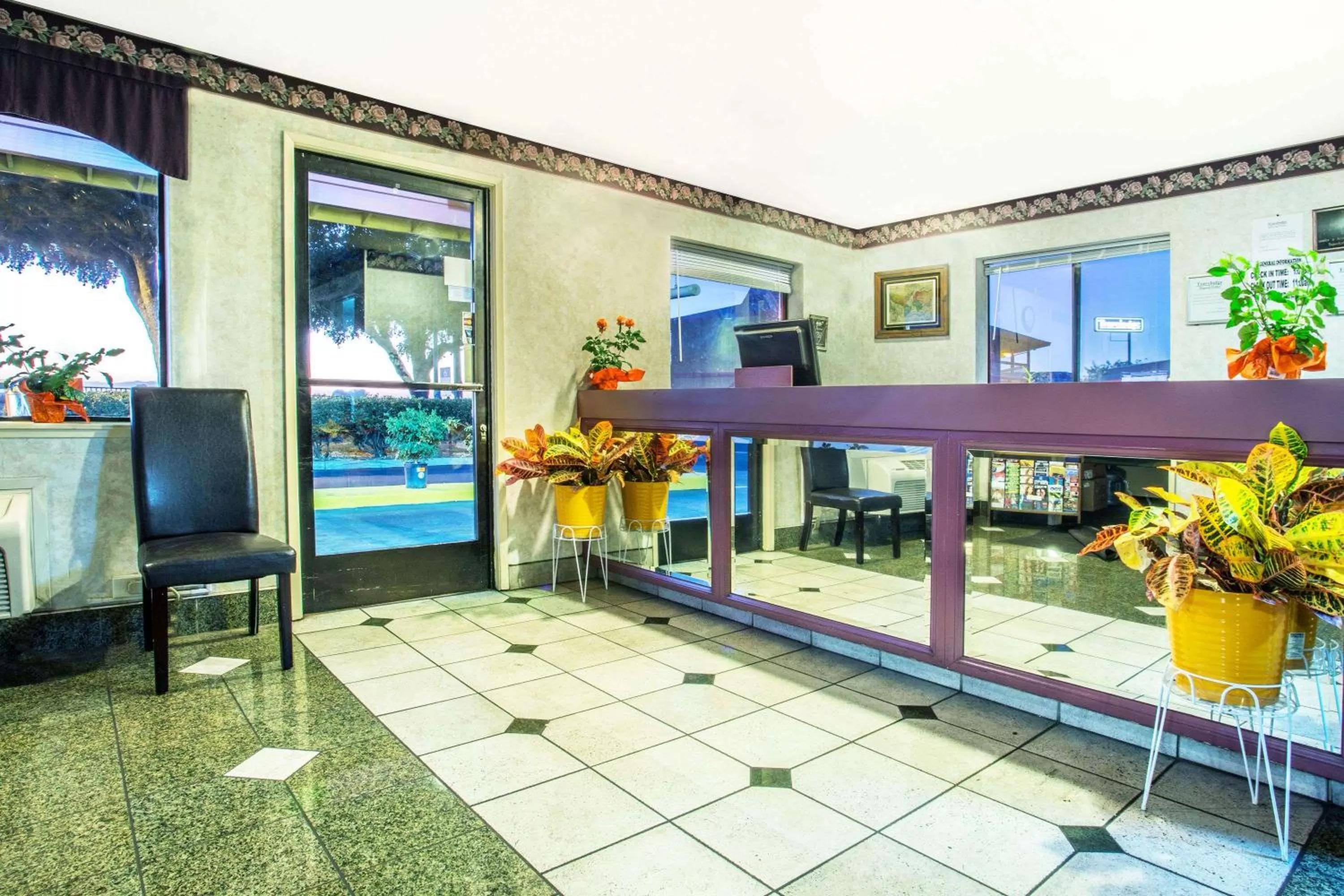 Lobby or reception in Travelodge by Wyndham Turlock