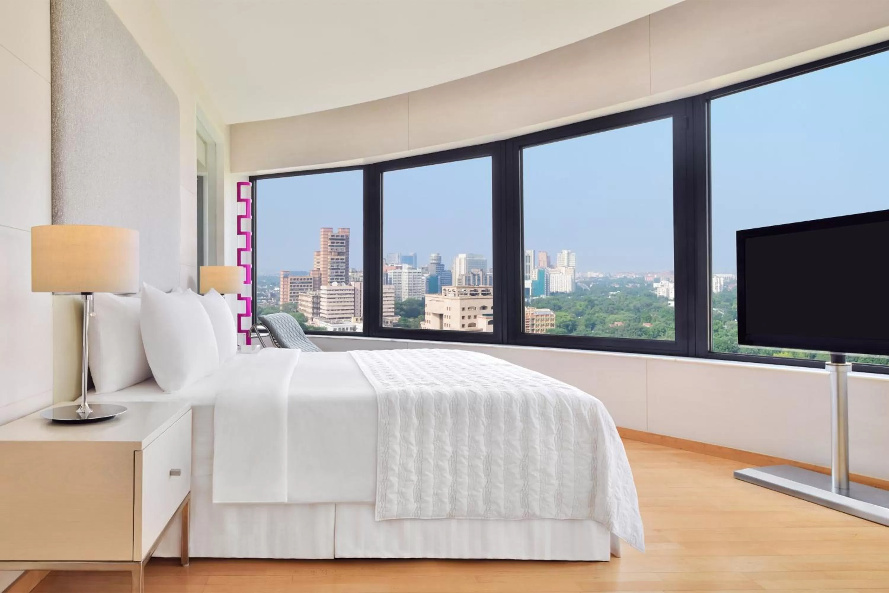 Bedroom, Bed in Le Meridien New Delhi