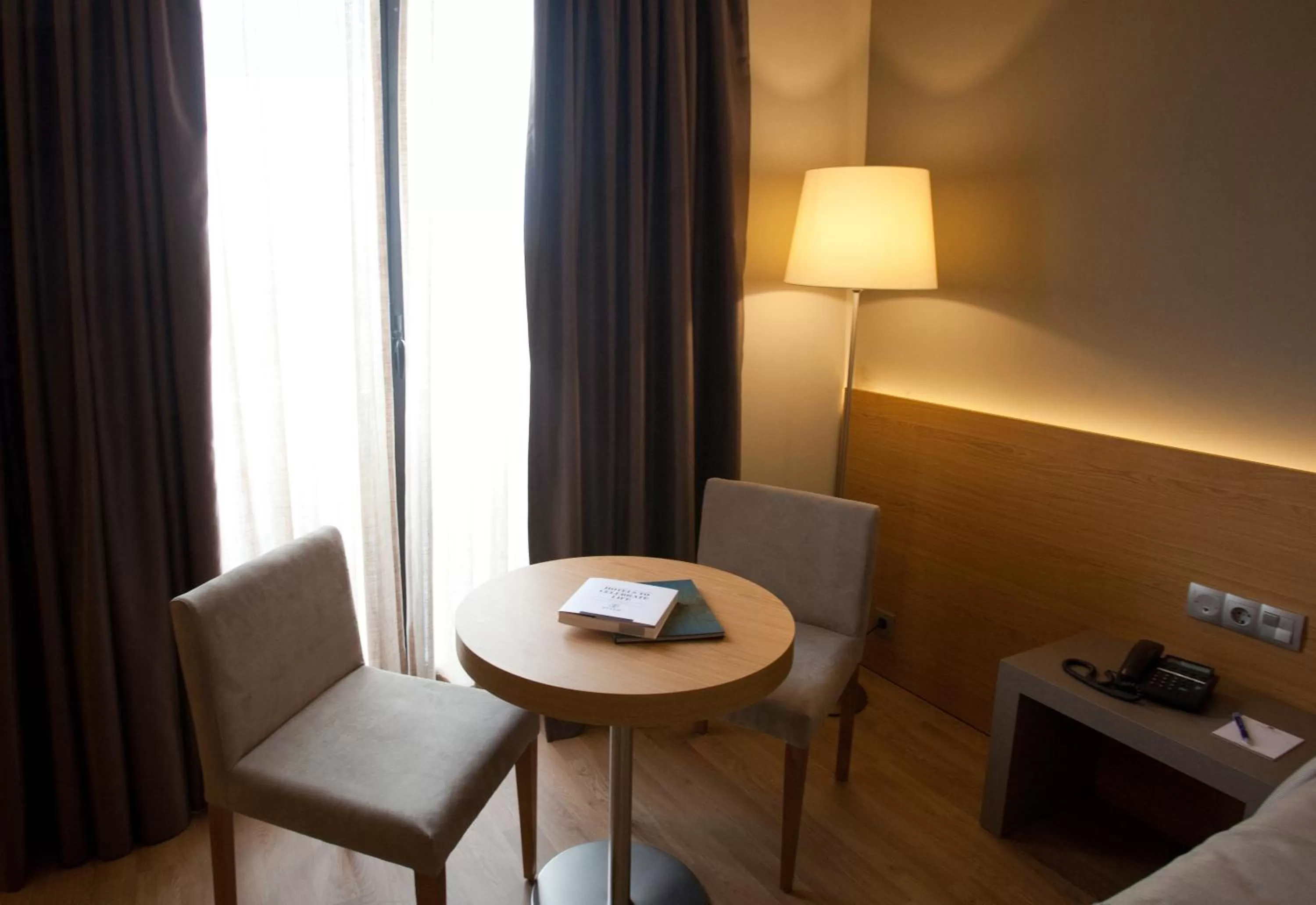 Seating area in M.A. Hotel Sevilla Congresos