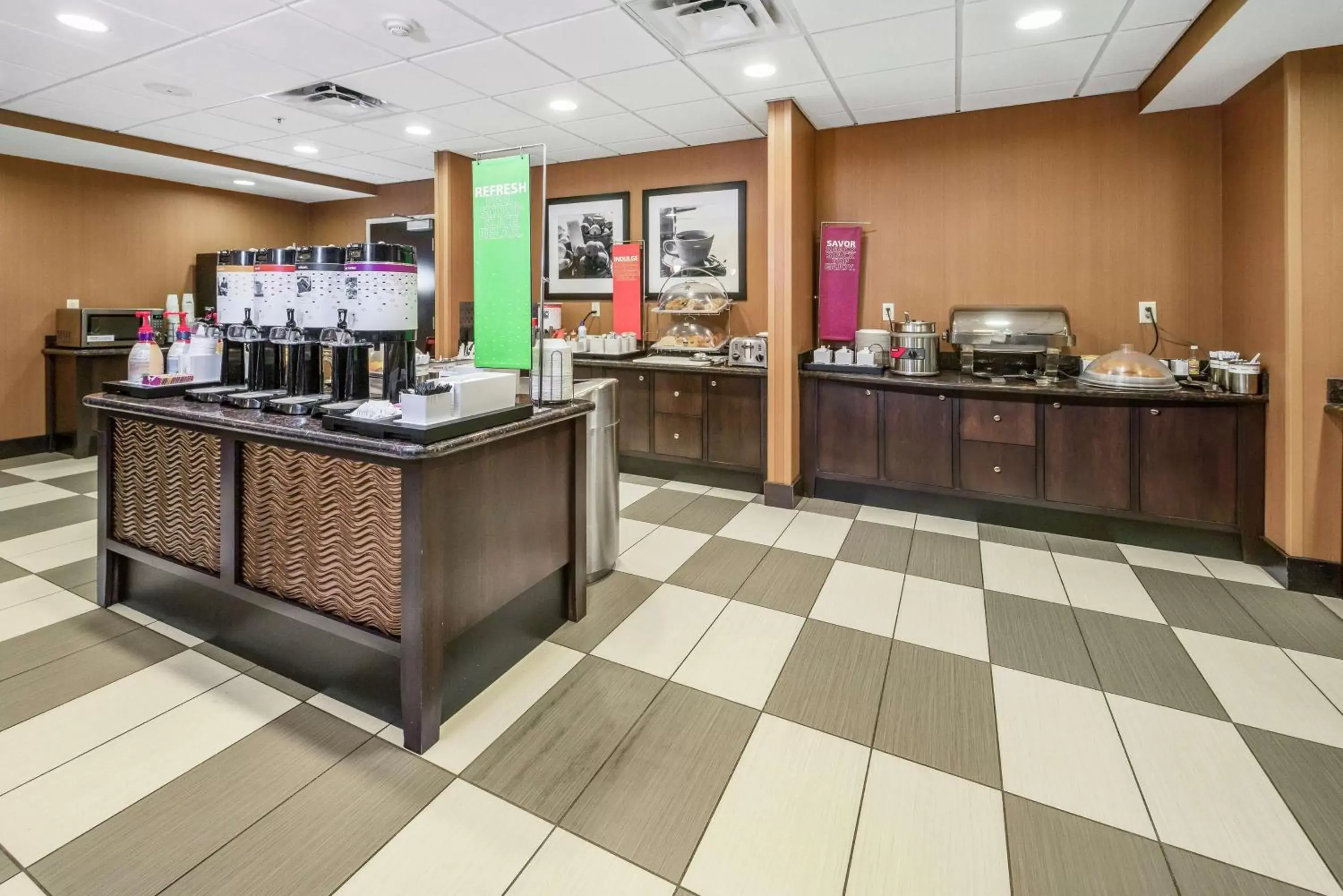 Breakfast in Hampton Inn and Suites Tulsa/Catoosa