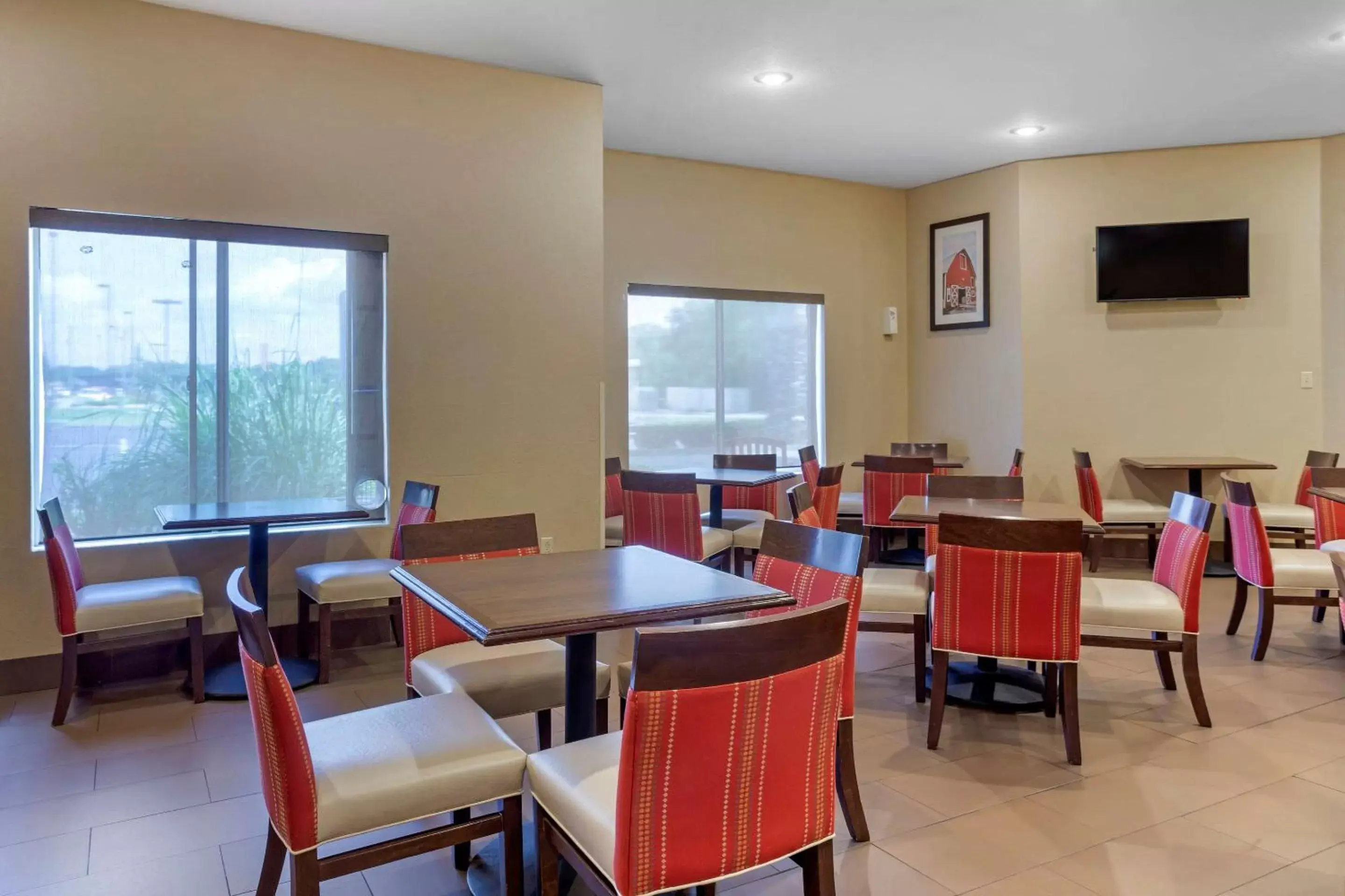 Restaurant/Places to Eat in Comfort Inn & Suites Pittsburg