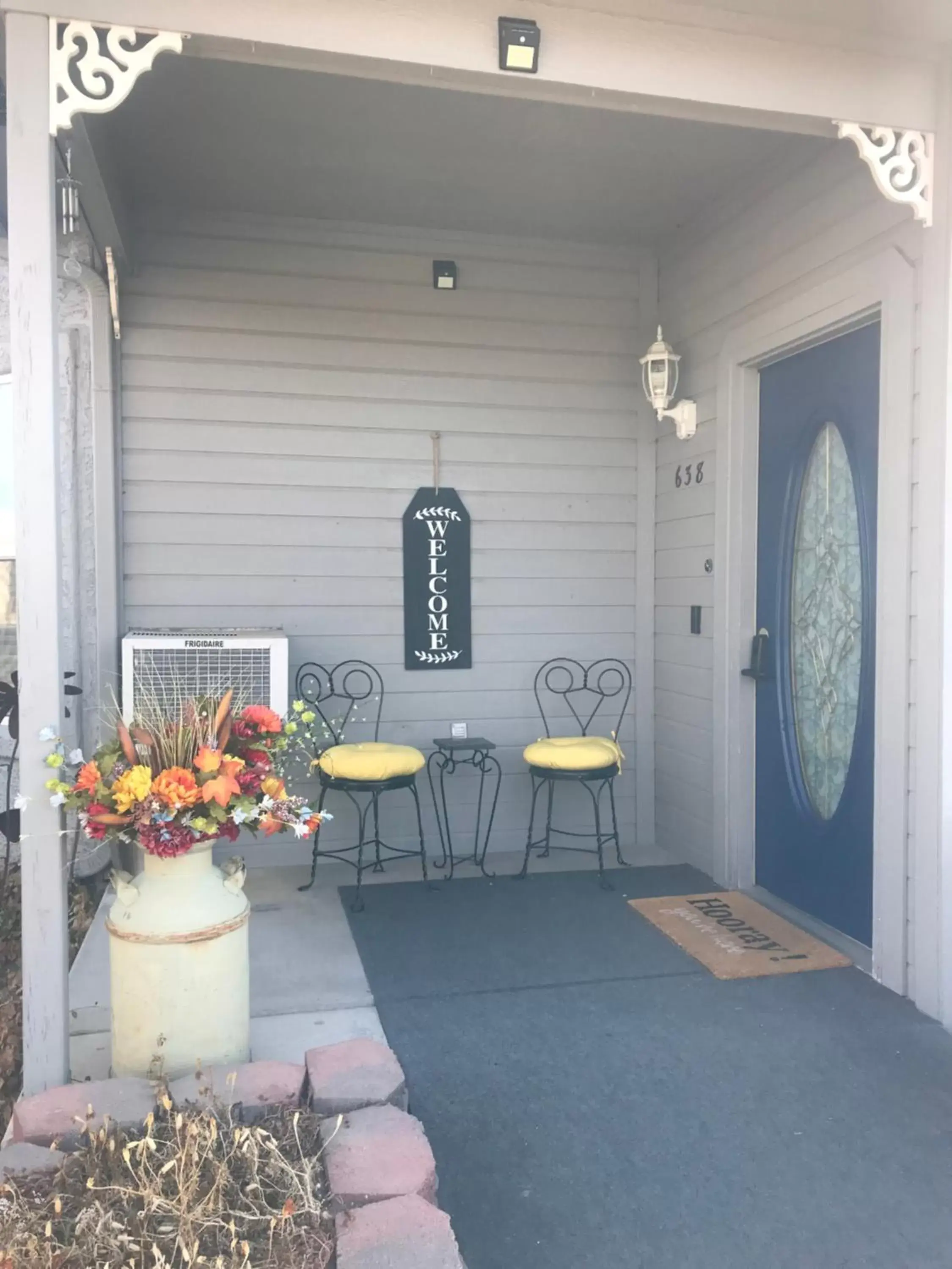 Facade/entrance in Castle Creek Manor