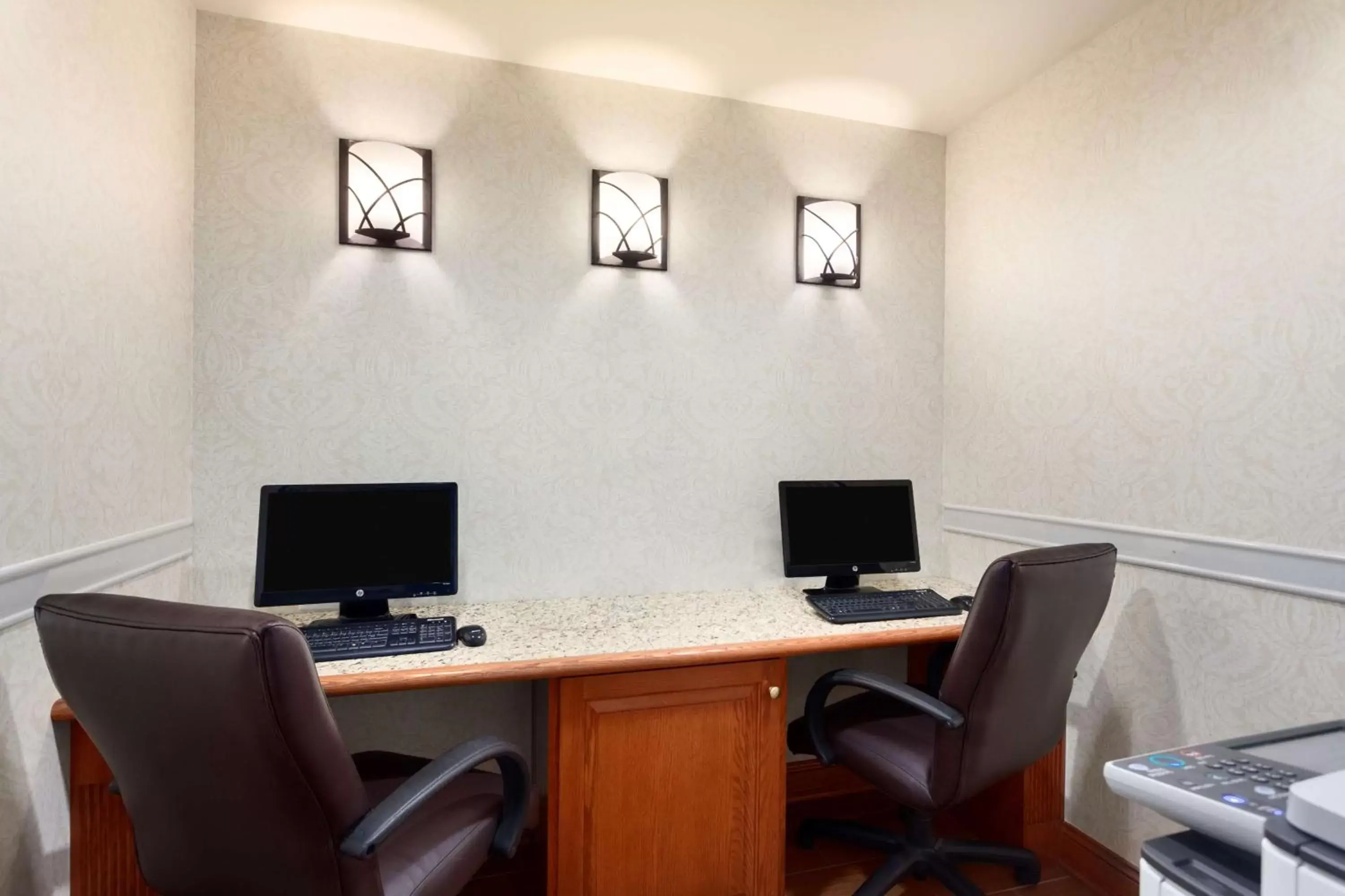 Business facilities in Country Inn & Suites Buffalo South I-90, NY