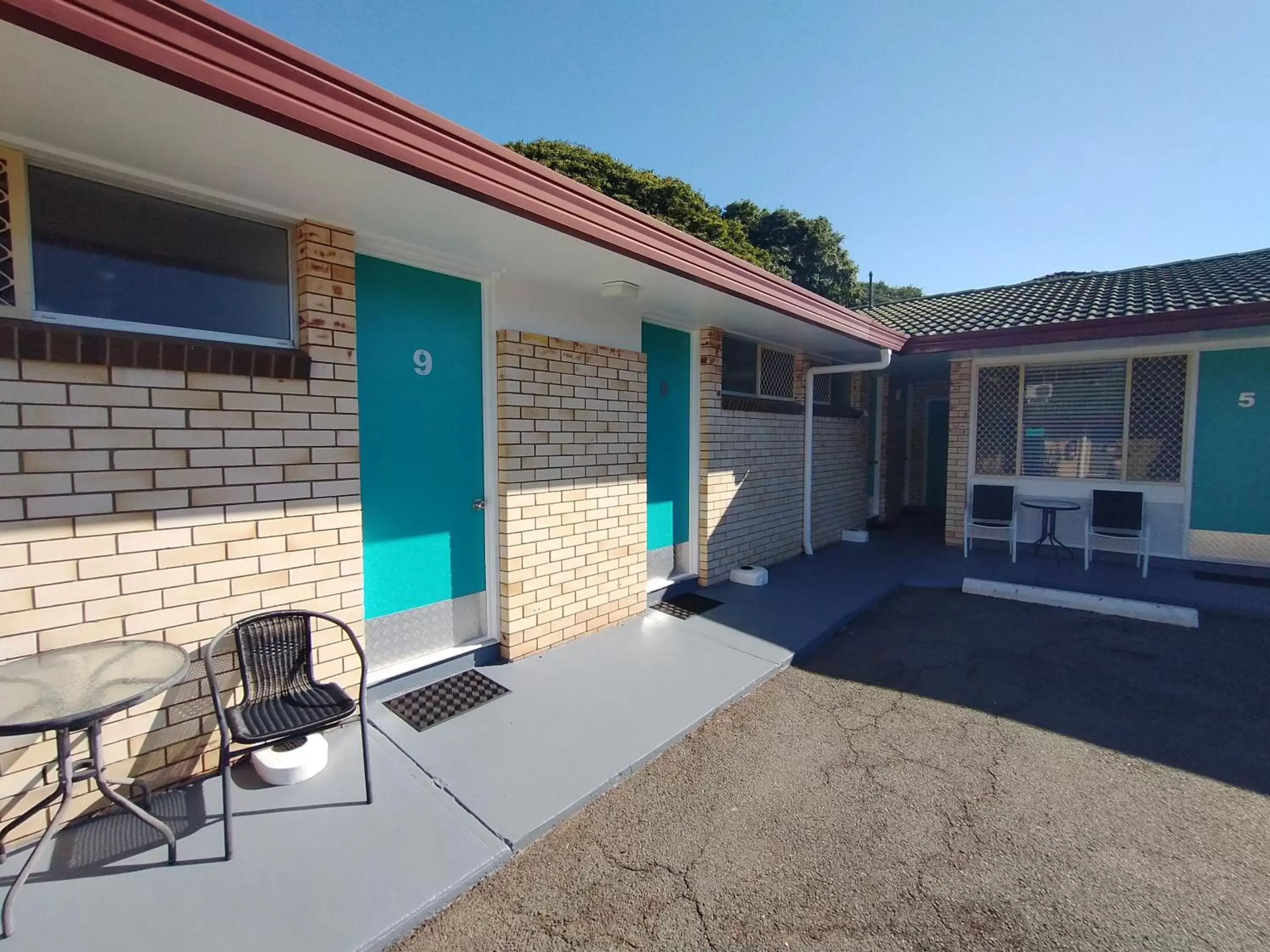 Property building, Swimming Pool in Aspley Sunset Motel