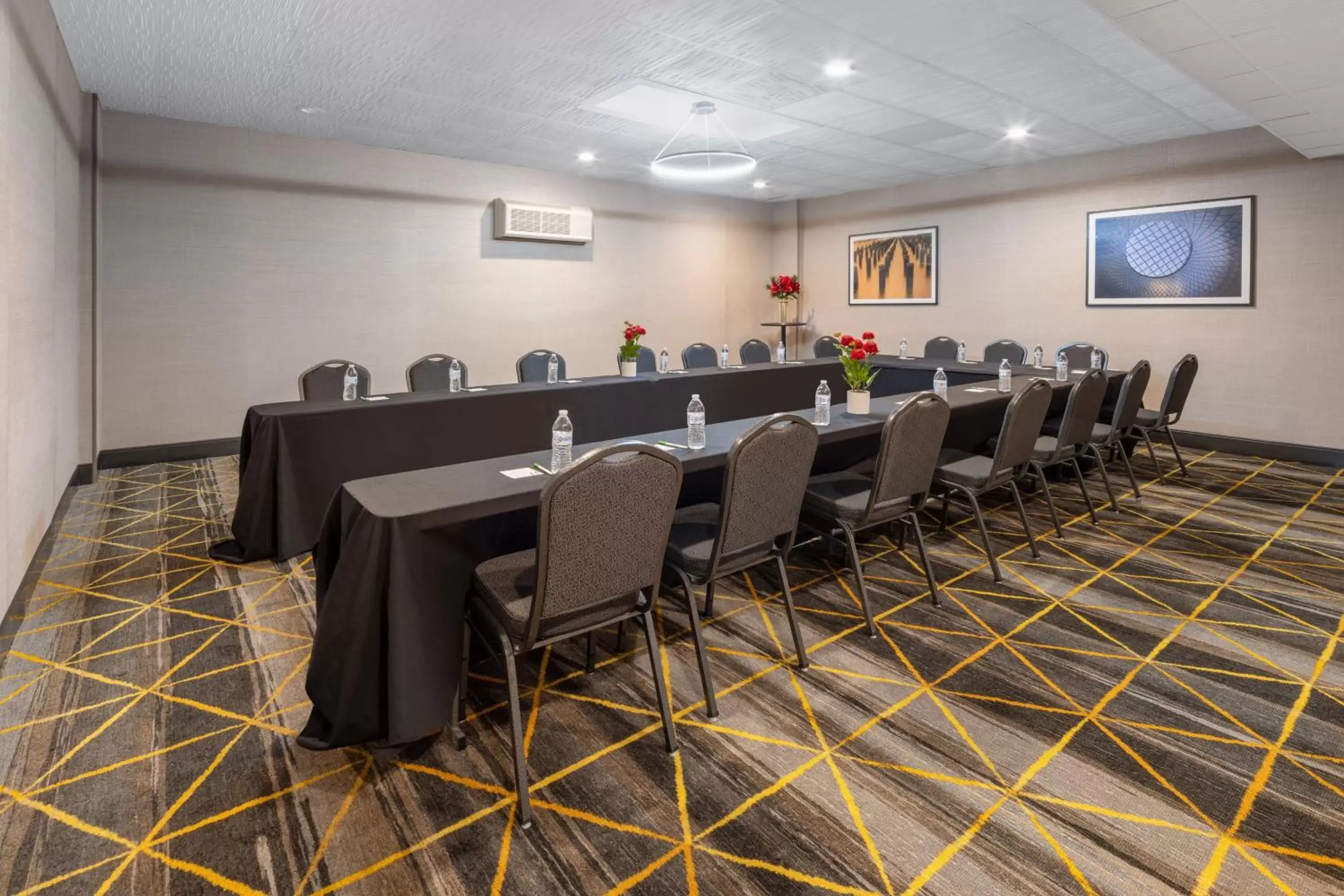 Meeting/conference room in Holiday Inn Poughkeepsie, an IHG Hotel