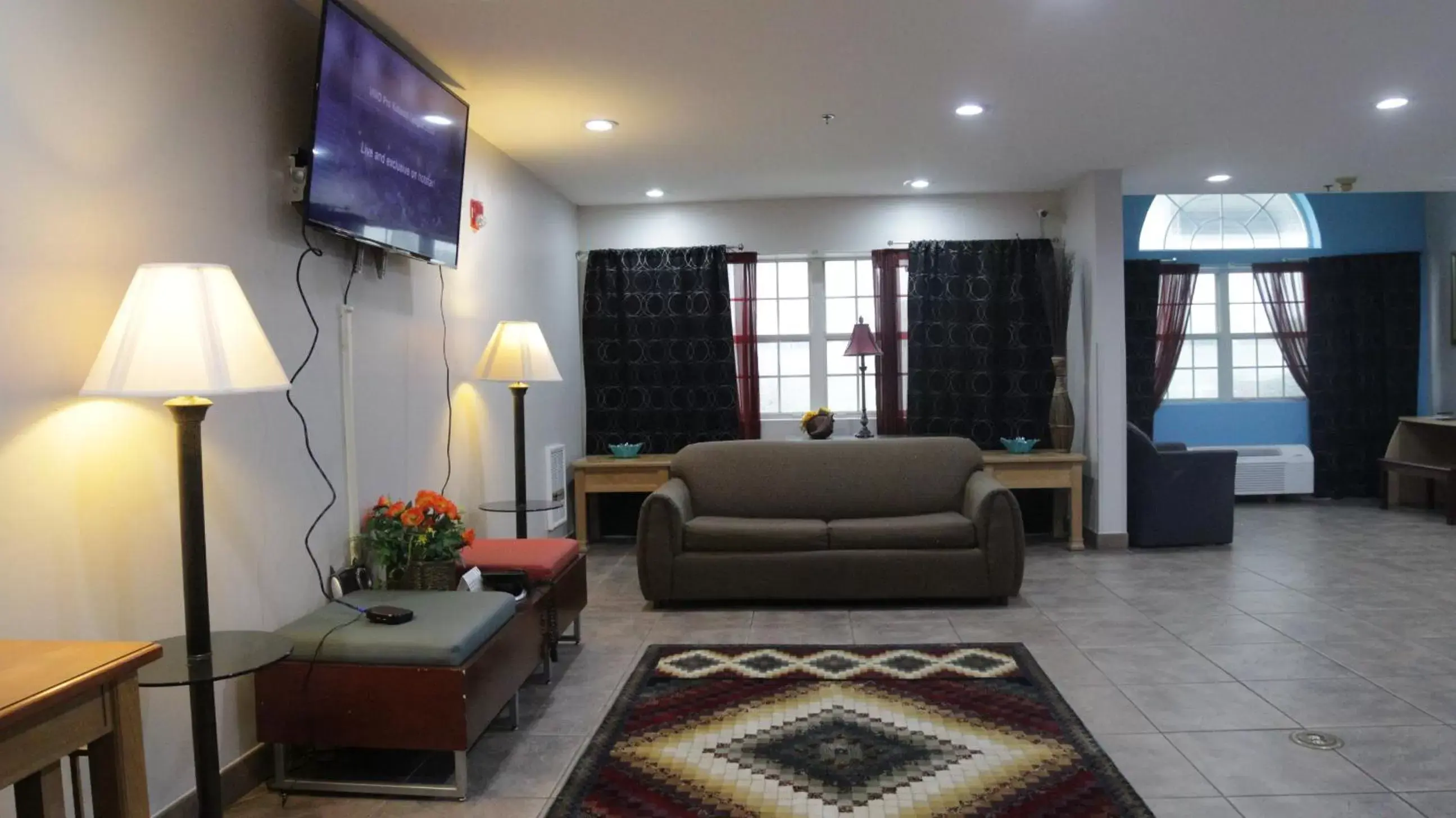 Seating Area in America's Best Value Inn and Suites - Jackson