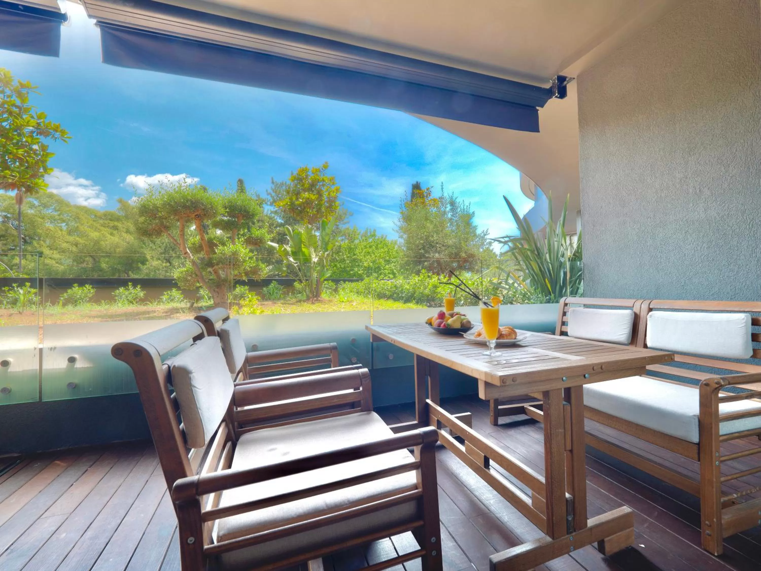 Patio in Apartments PERLA Budva